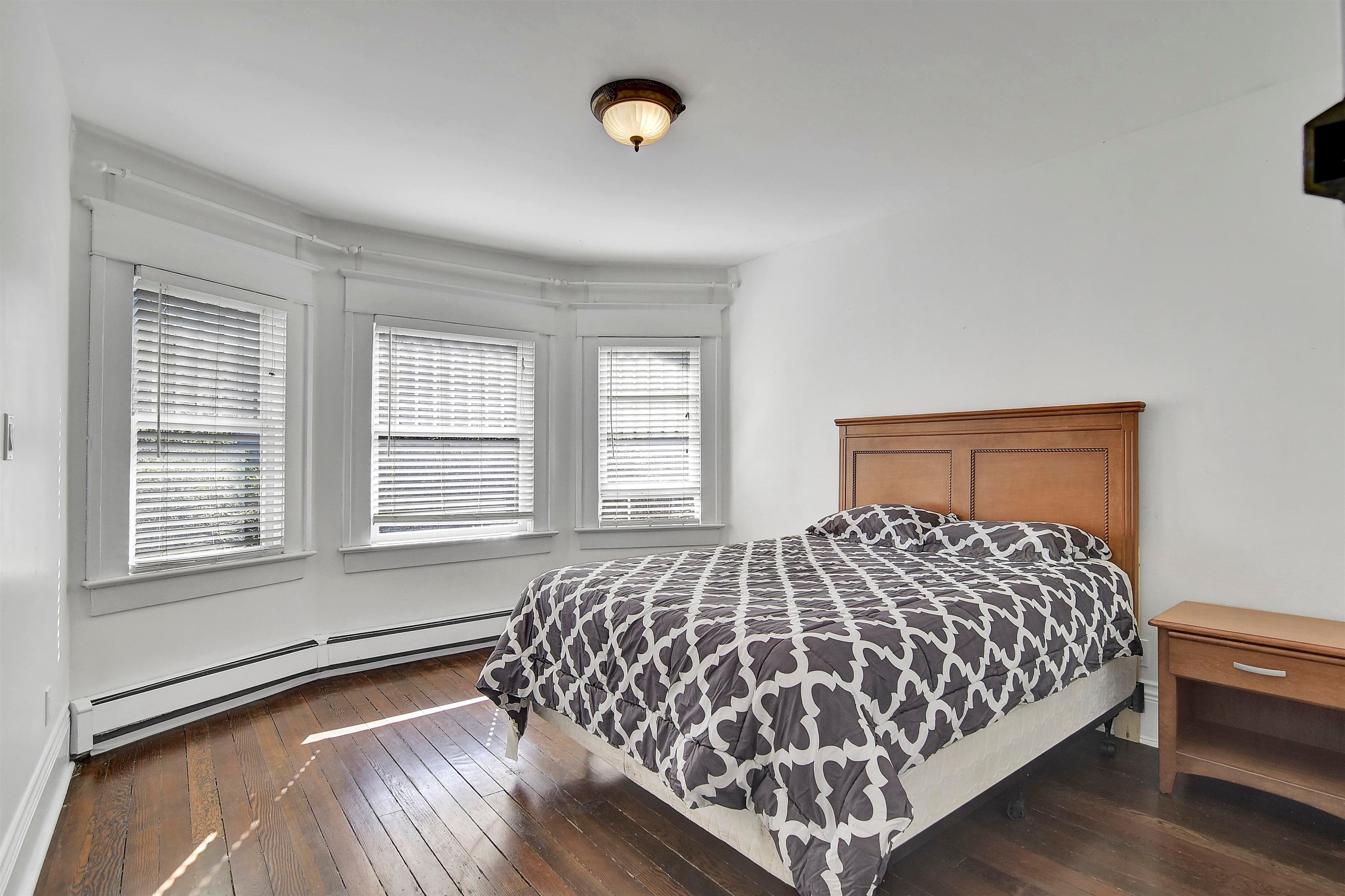 2 - 1517 Comox Street, Vancouver, V6G 1P3 — photo 3