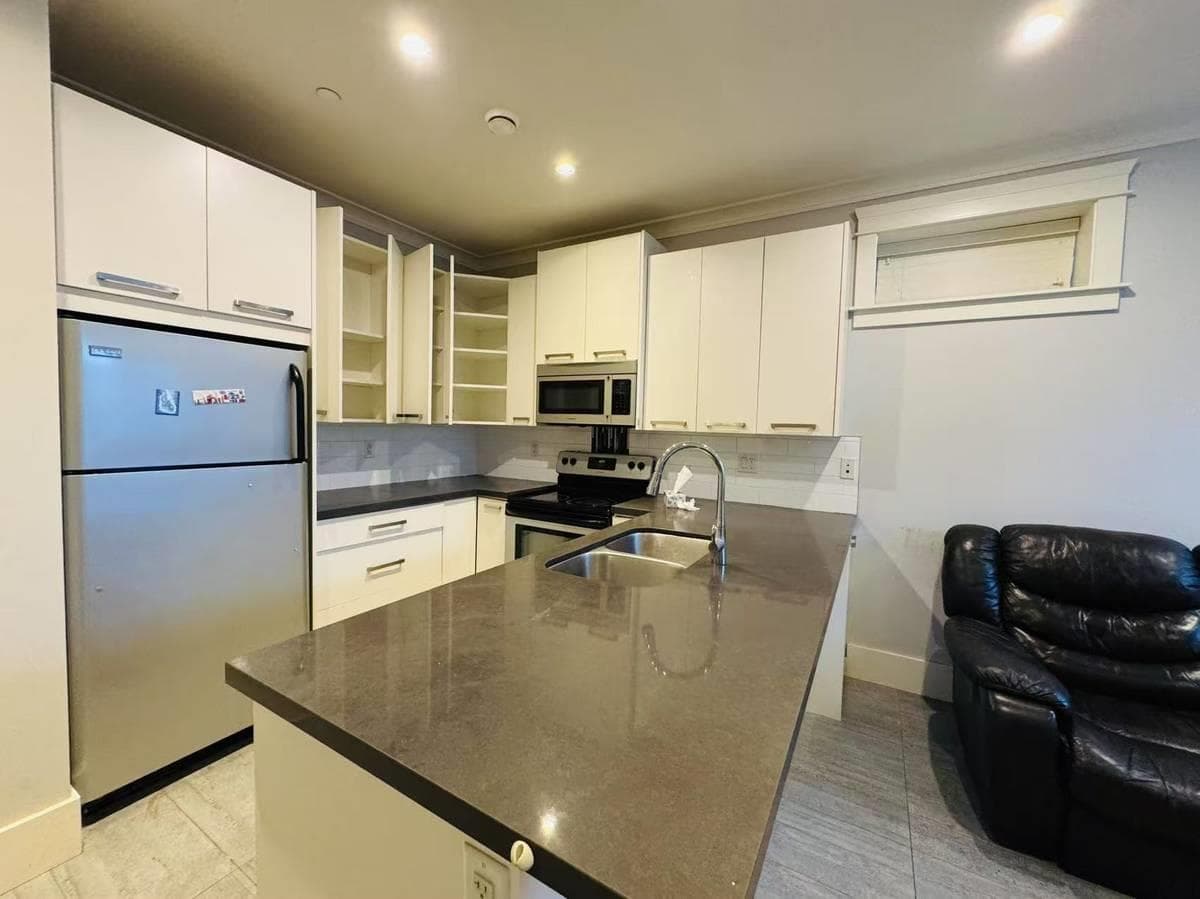 2900 W 41st Avenue, Vancouver, V6N 3C7 — photo 2