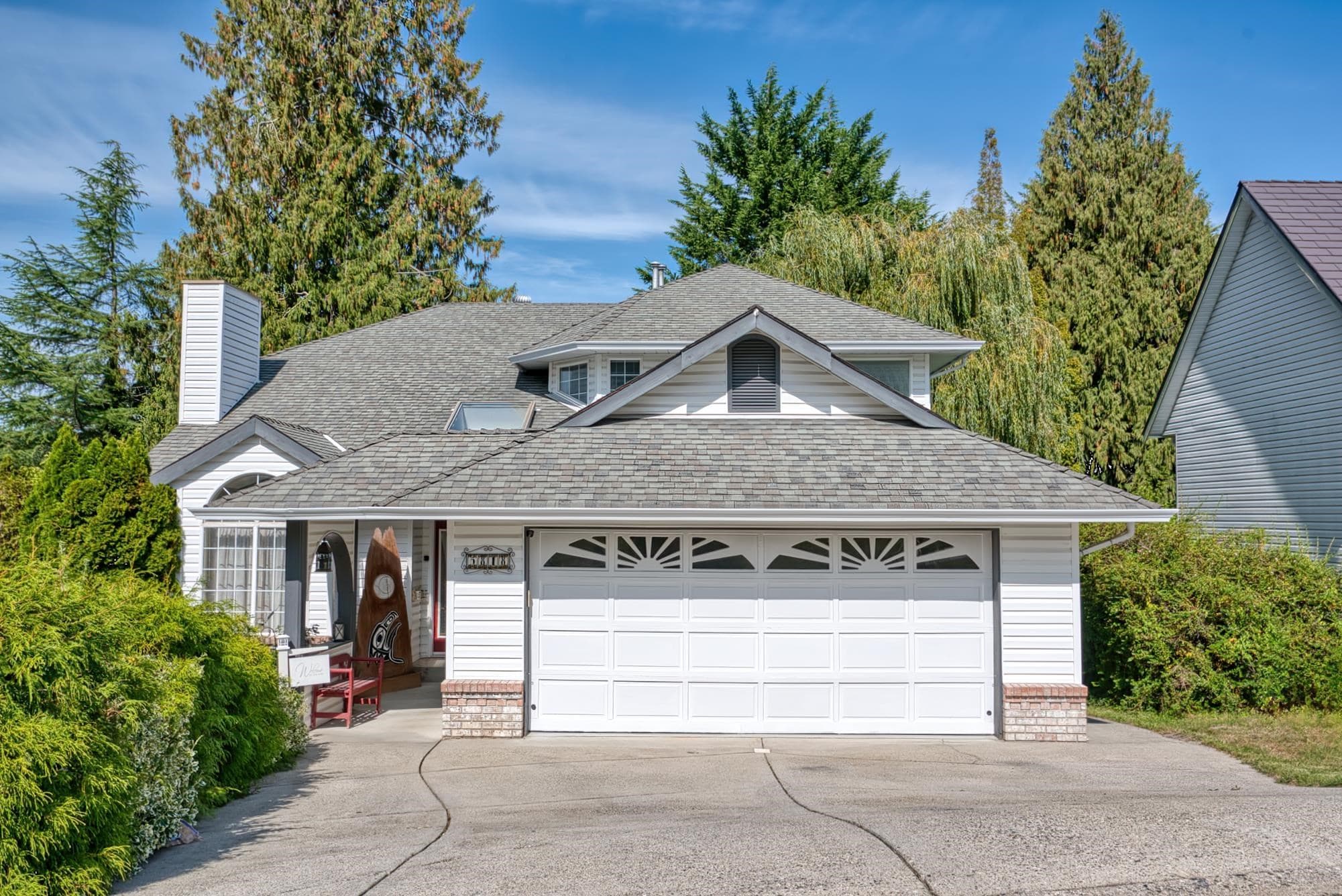 5818 Trail Avenue, Sechelt, V7Z 0L9 — photo 1