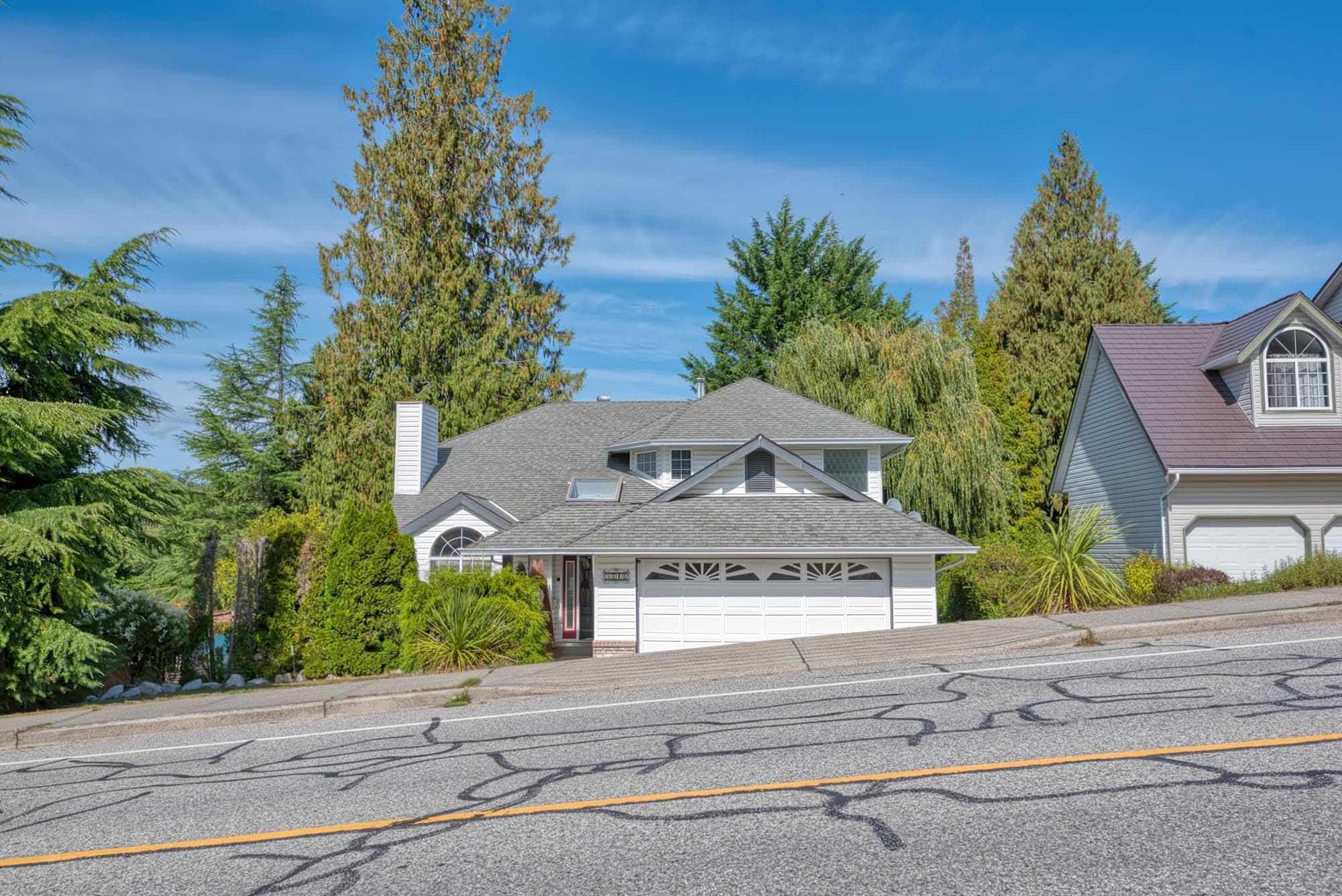 5818 Trail Avenue, Sechelt, V7Z 0L9 — photo 5