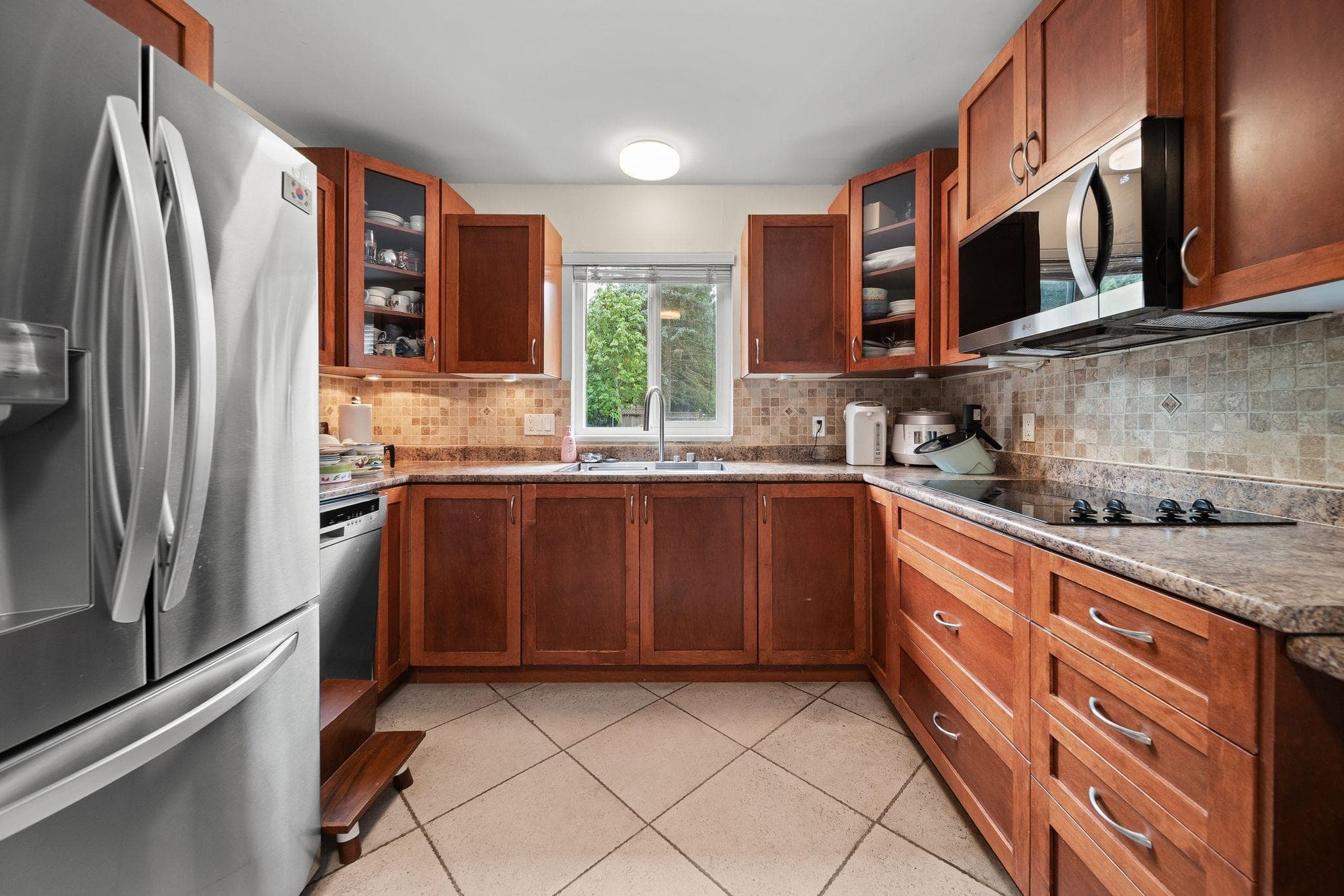 1003 Windward Drive, Coquitlam, V3C 4M5 — photo 2