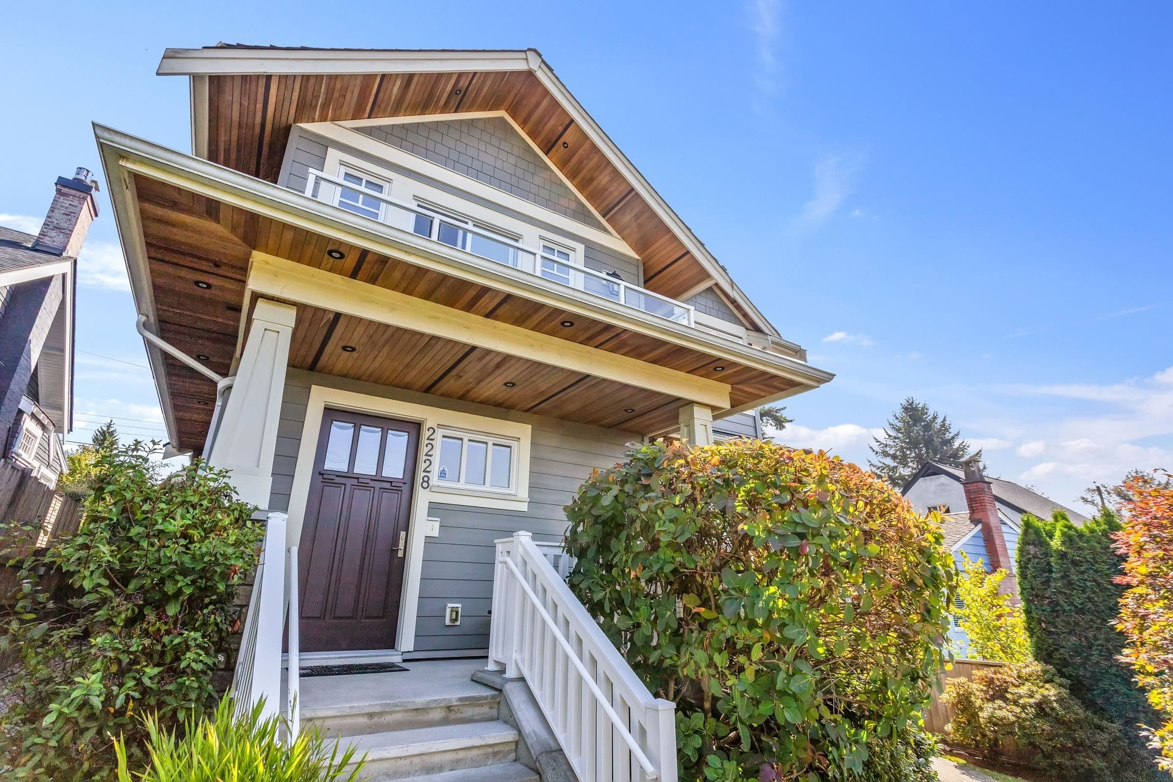 2228 Mahon Avenue, North Vancouver, V7M 2T9 — photo 2