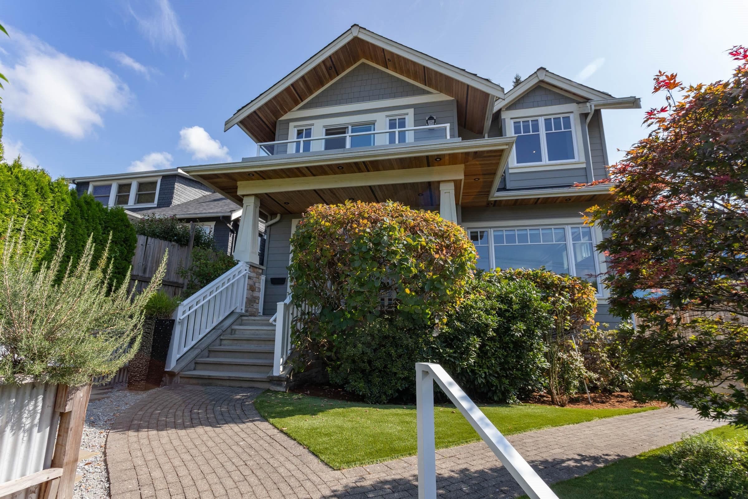 2228 Mahon Avenue, North Vancouver, V7M 2T9 — photo 1