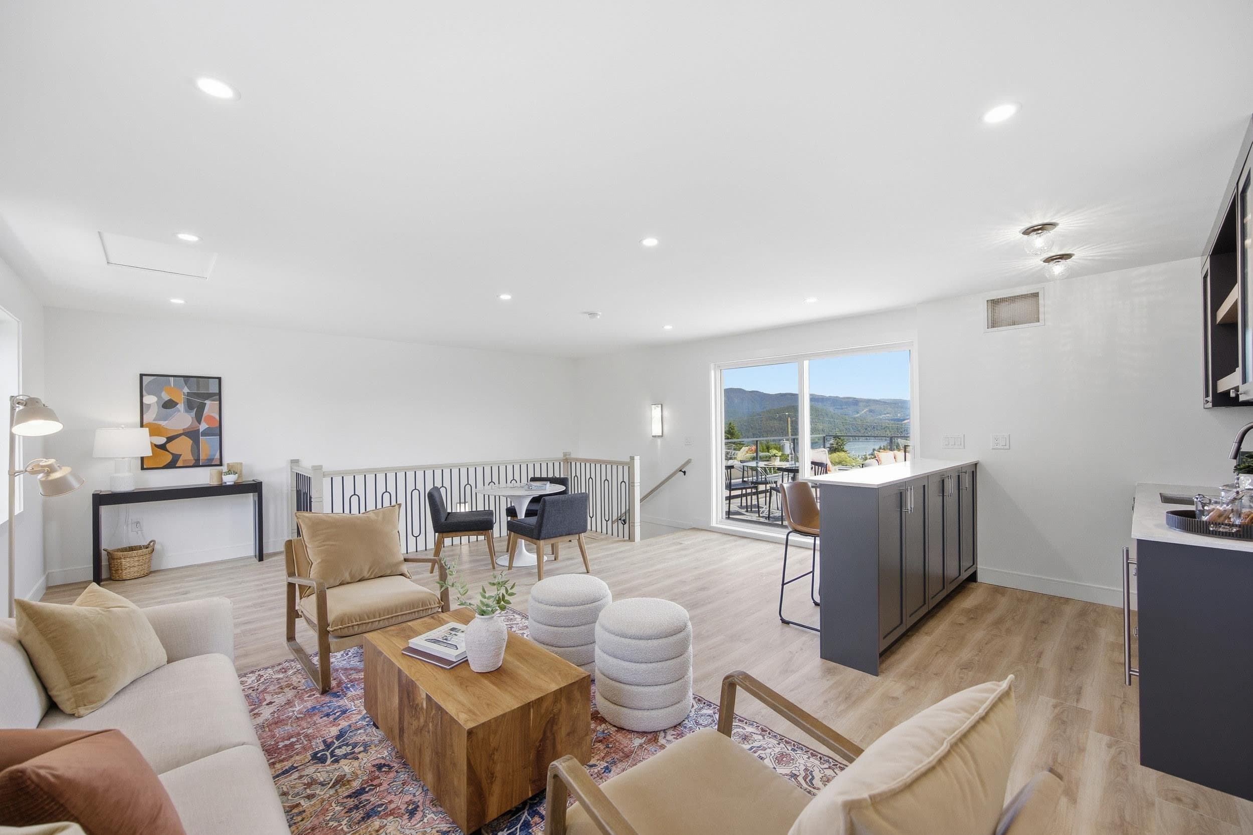 40 Sea Avenue, Burnaby, V5B 3W6 — photo 3