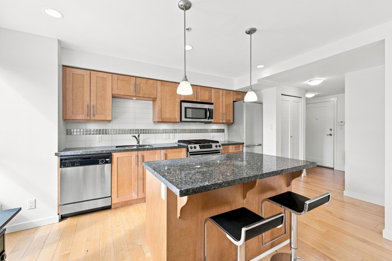 302 - 2626 Alberta Street, Vancouver, V5Y 3L4 — photo 3