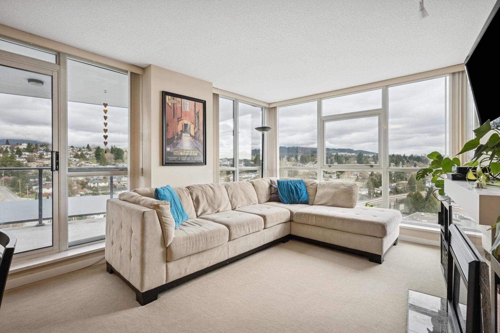 1402 - 2225 Holdom Avenue, Burnaby, V5B 0A1 — photo 3