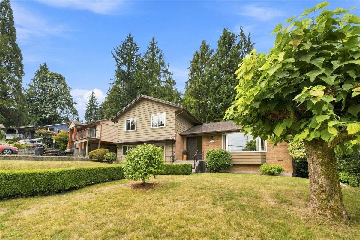 976 Corona Crescent, Coquitlam, V3J 6Y9 — photo 2