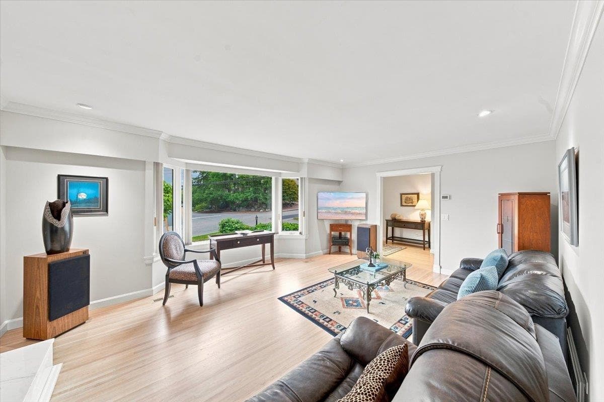 976 Corona Crescent, Coquitlam, V3J 6Y9 — photo 5