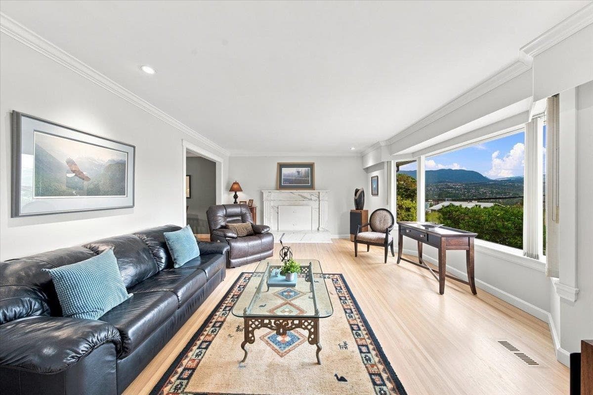 976 Corona Crescent, Coquitlam, V3J 6Y9 — photo 4