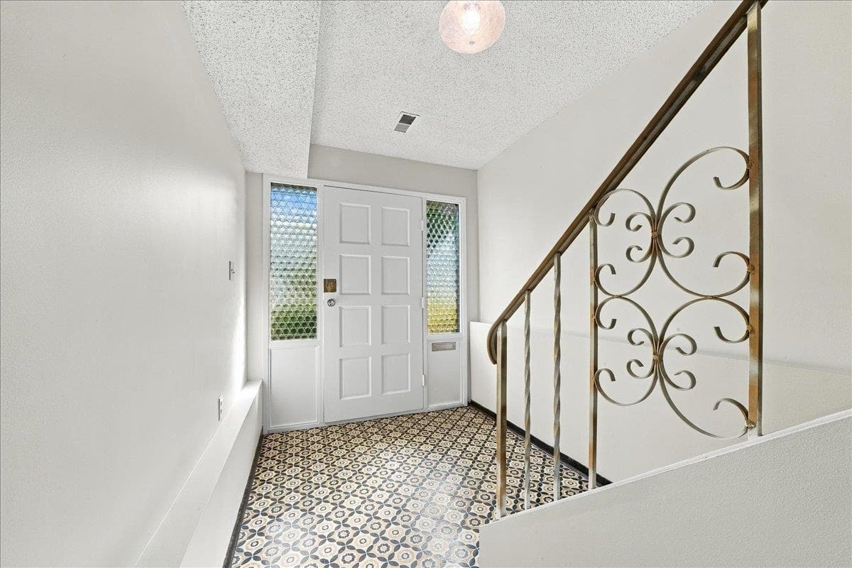 4371 Commercial Street, Vancouver, V5N 4G5 — photo 2