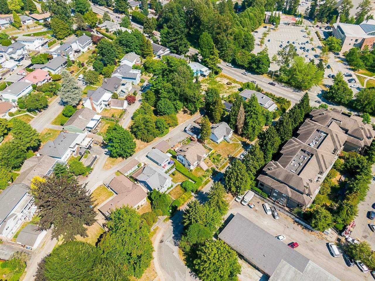 819 Sangster Place, New Westminster, V3L 4L7 — photo 2