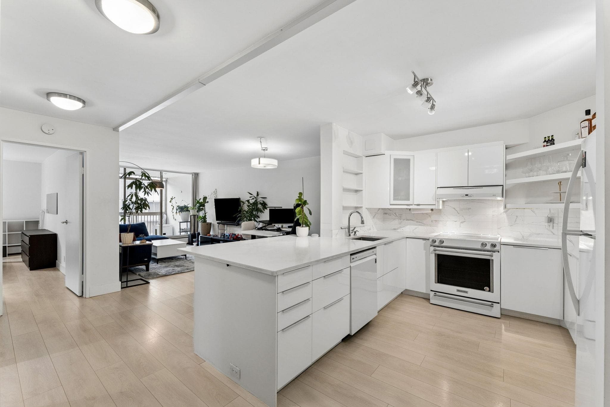 905 - 2024 Fullerton Avenue, North Vancouver, V7P 3G4 — photo 4