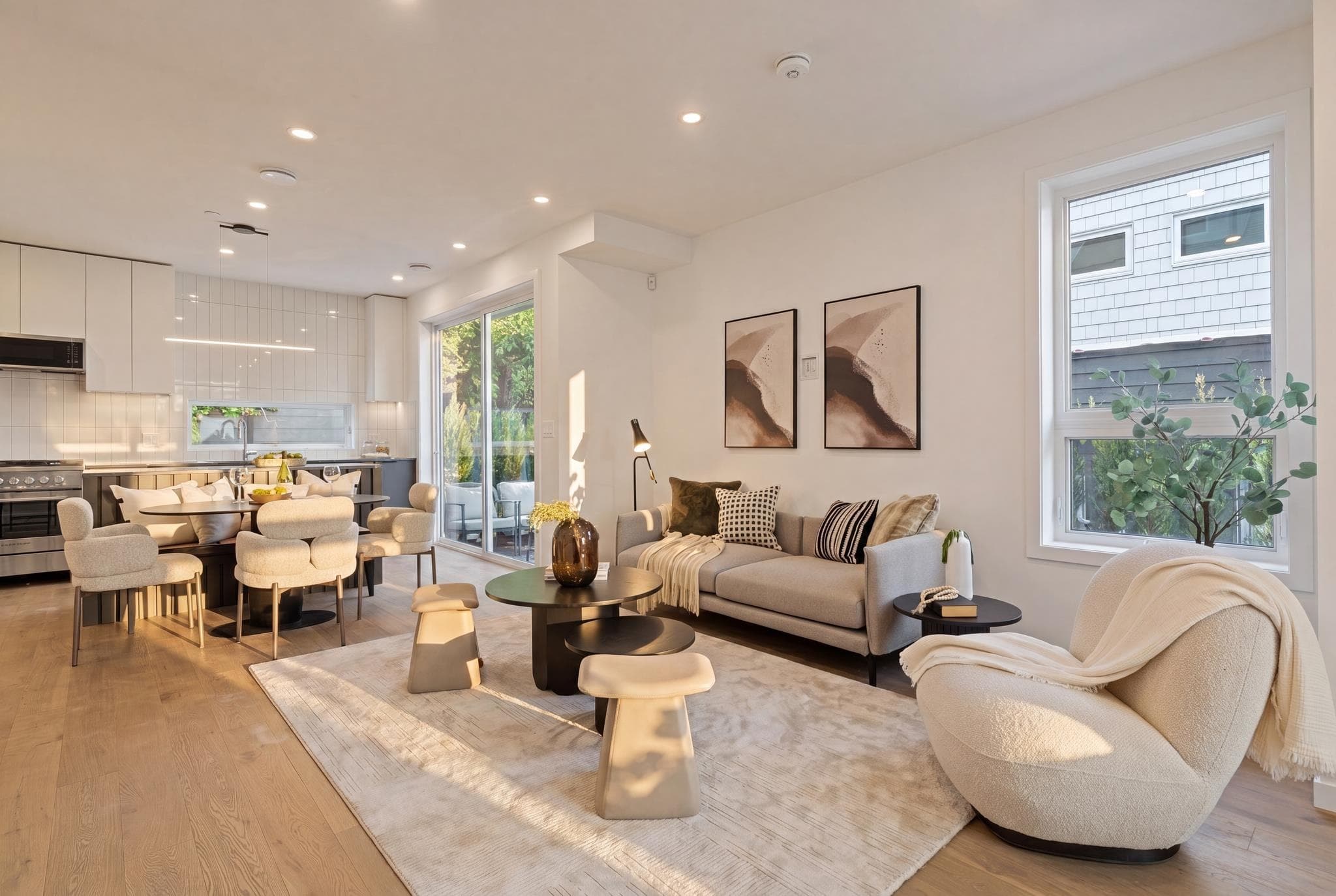 2796 Cambridge Street, Vancouver, V5K 1L7 — photo 1