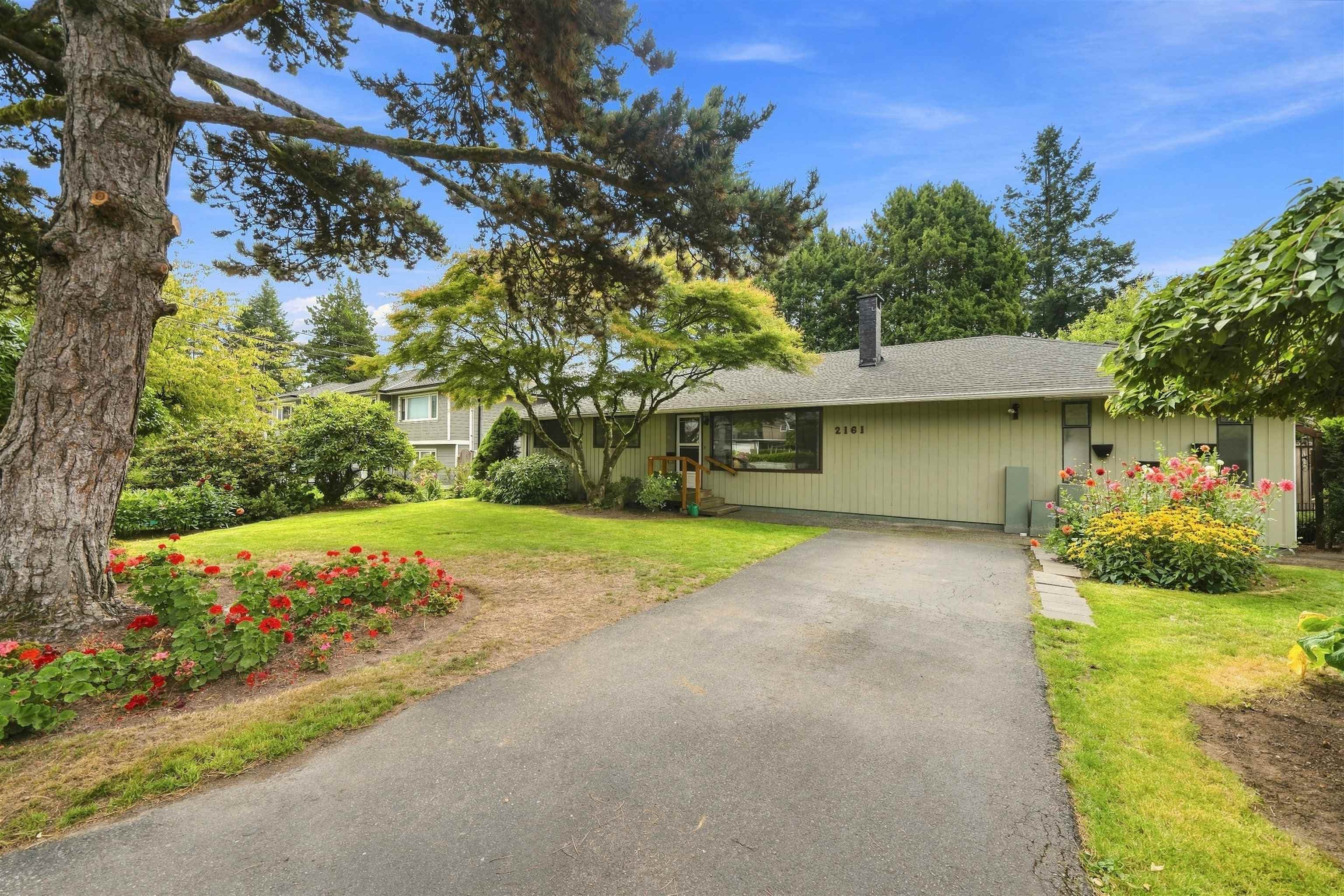 2161 Floralynn Crescent, North Vancouver, V7J 2W3 — photo 2