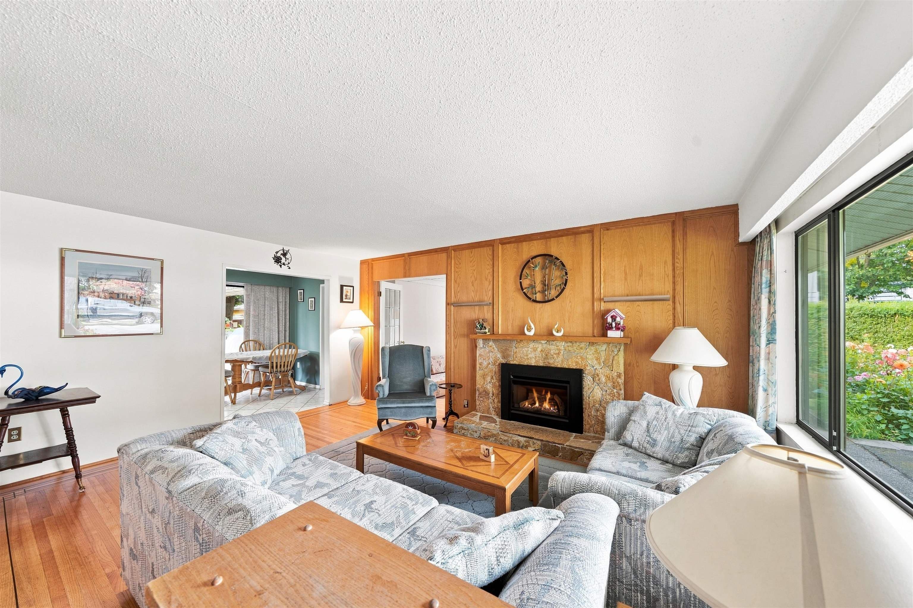 2161 Floralynn Crescent, North Vancouver, V7J 2W3 — photo 4