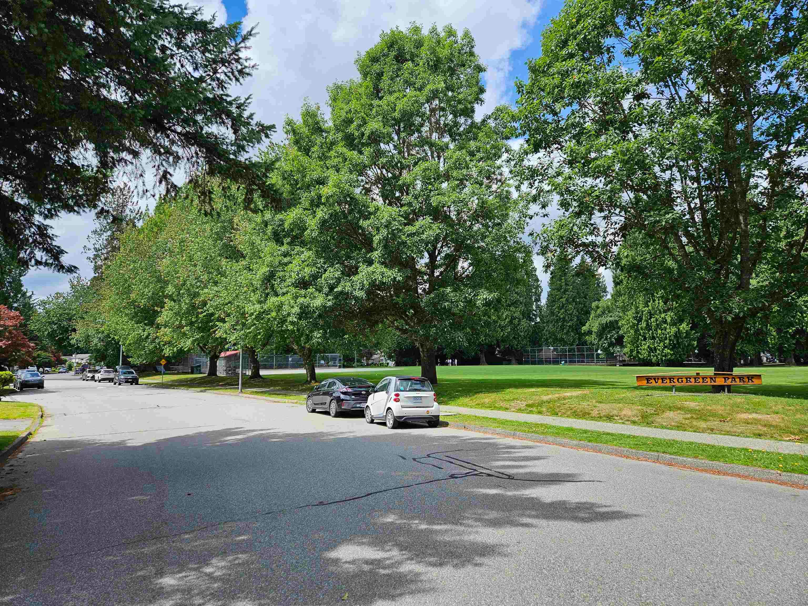 3365 Forest Grove Place, Port Coquitlam, V3B 5Z4 — photo 2
