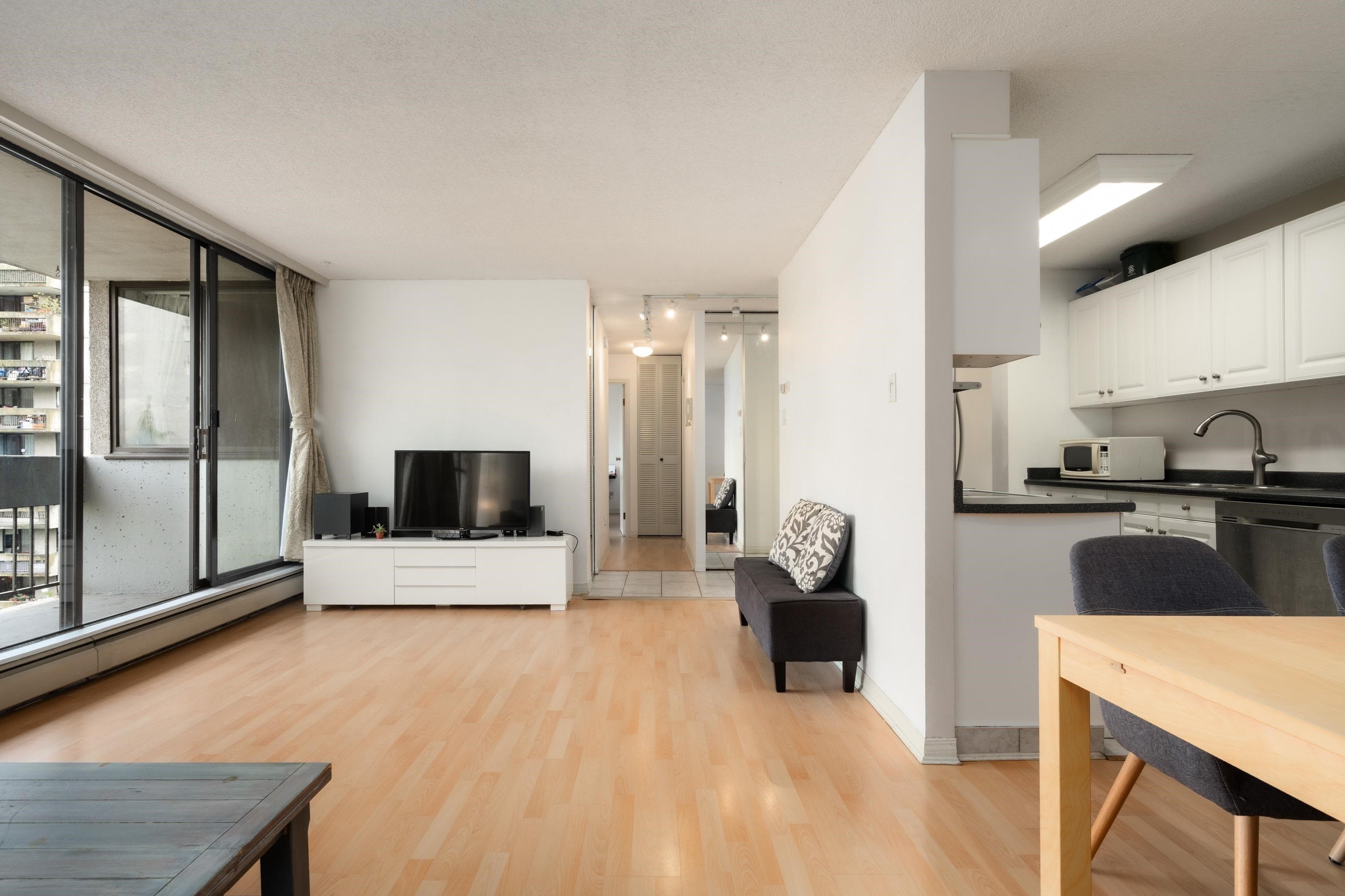 704 - 6689 Willingdon Avenue, Burnaby, V5H 3Y8 — photo 4