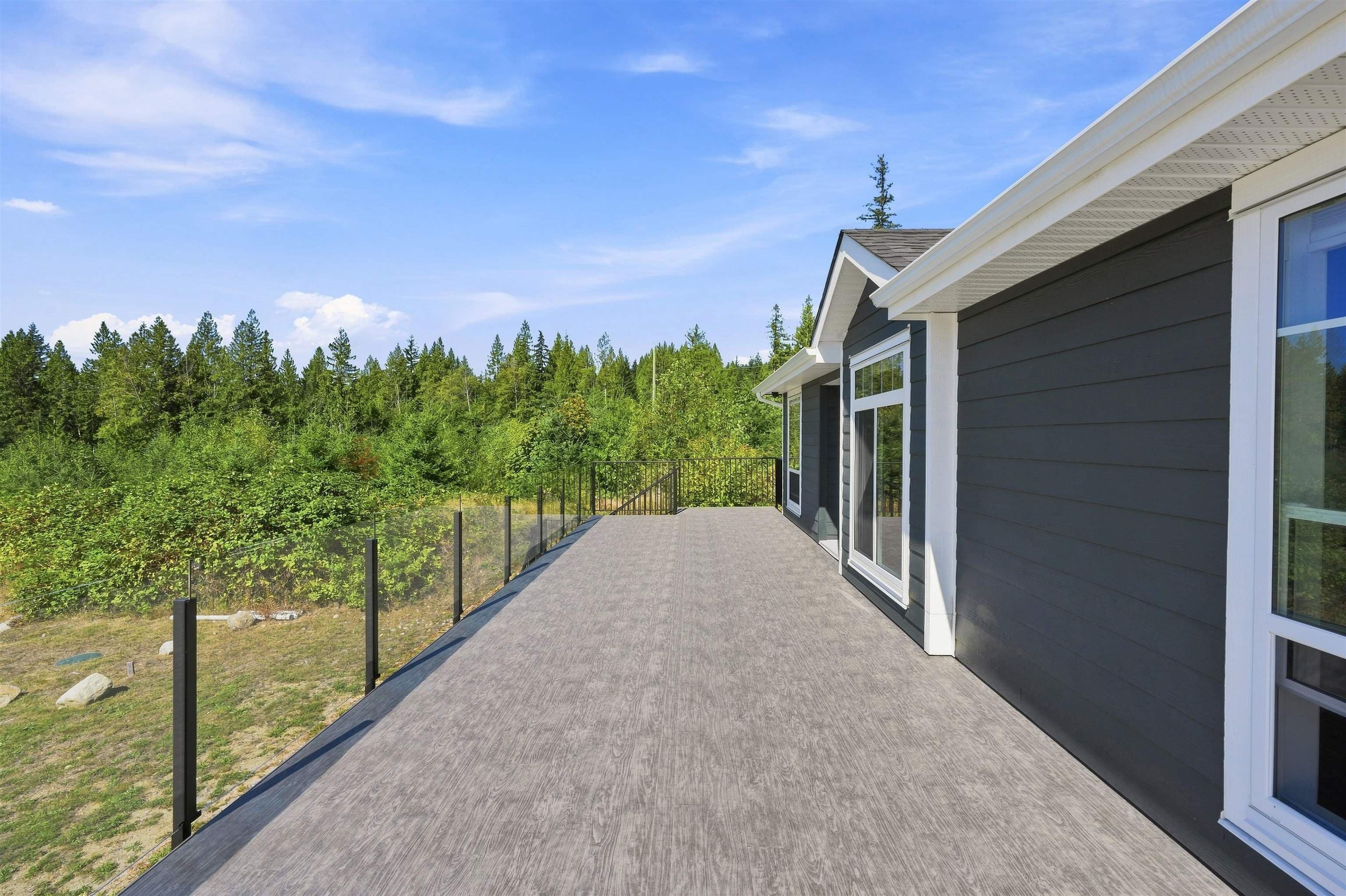 1846 Harman Road, Roberts Creek, V0N 2W5 — photo 3