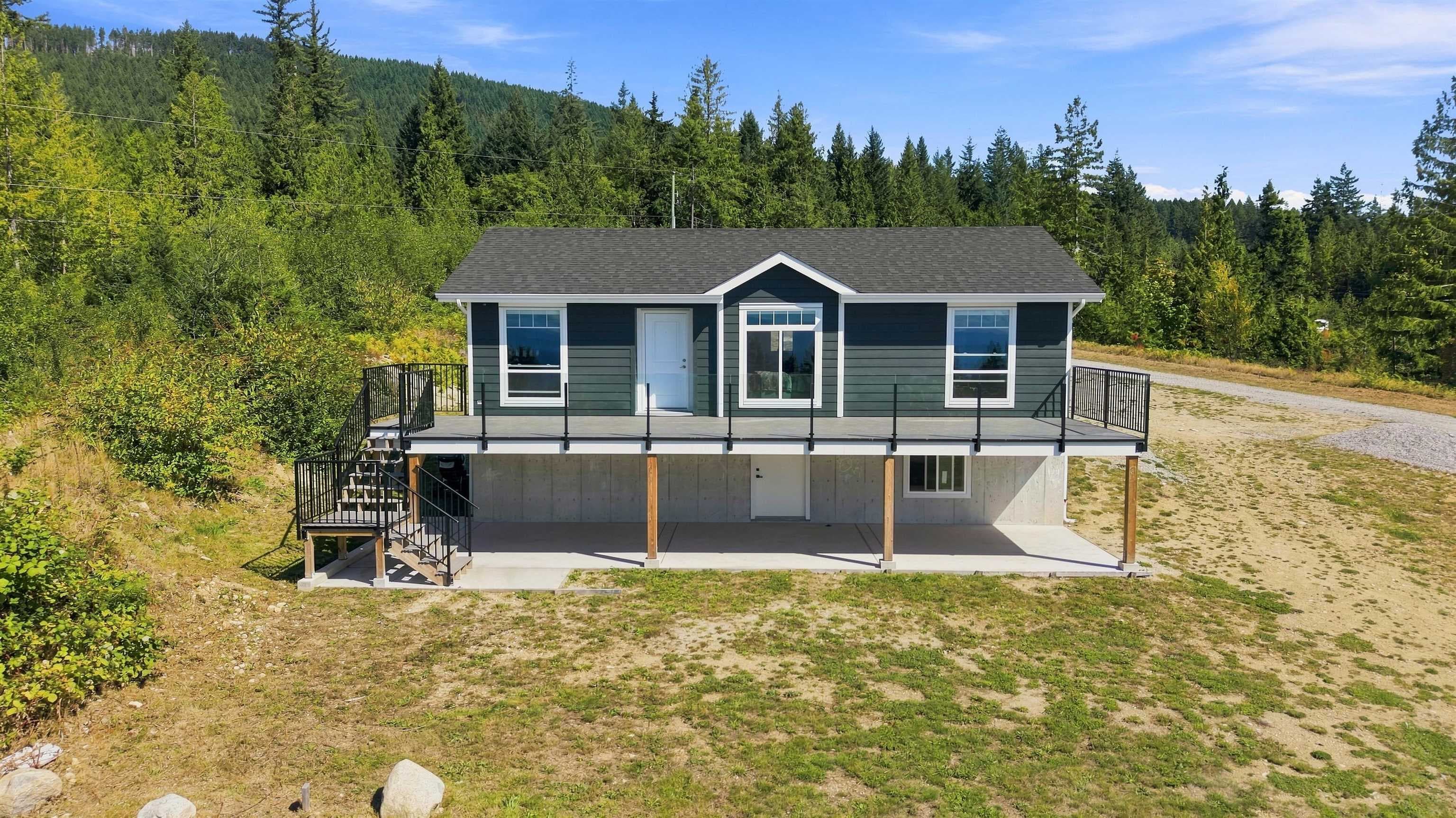 1846 Harman Road, Roberts Creek, V0N 2W5 — photo 1
