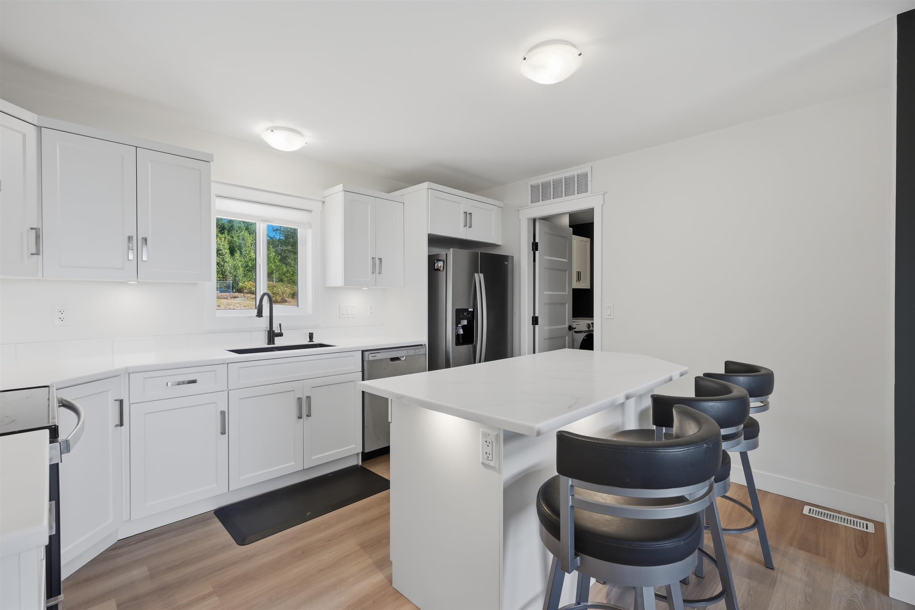 1846 Harman Road, Roberts Creek, V0N 2W5 — photo 5