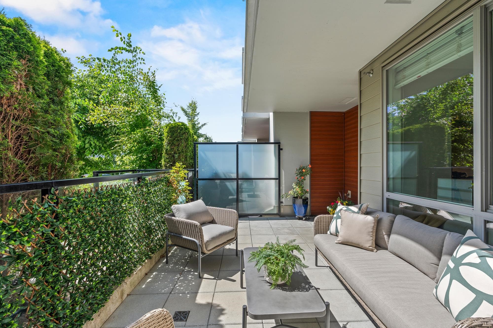 TH3 - 108 E 8th Street, North Vancouver, V7L 1Y9 — photo 2