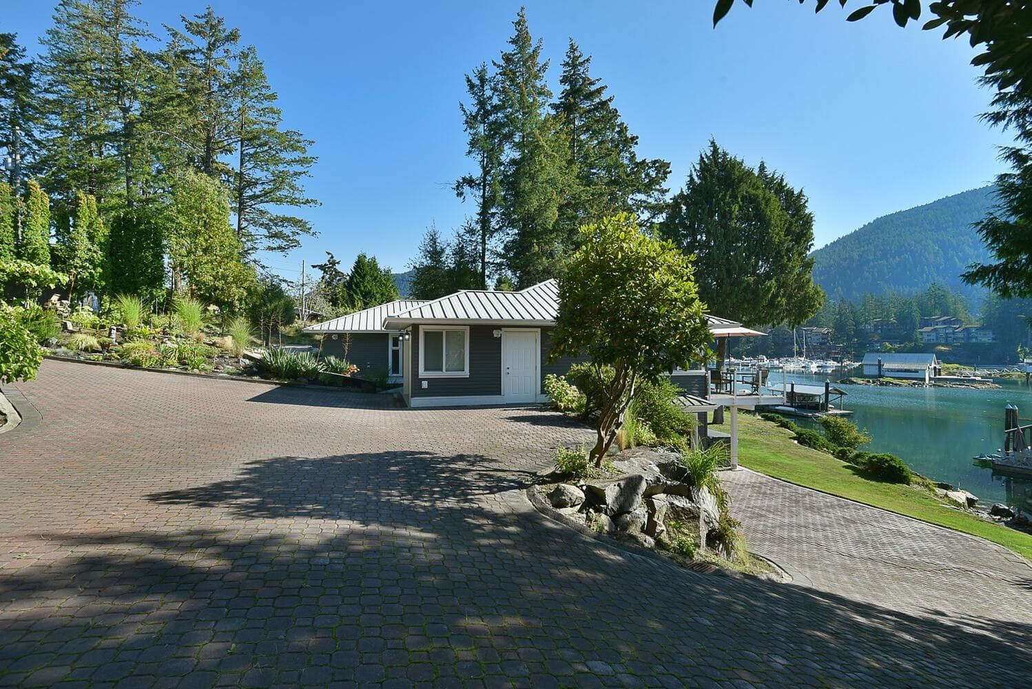 12828 Gilden Road, Madeira Park, V0N 2H1 — photo 5
