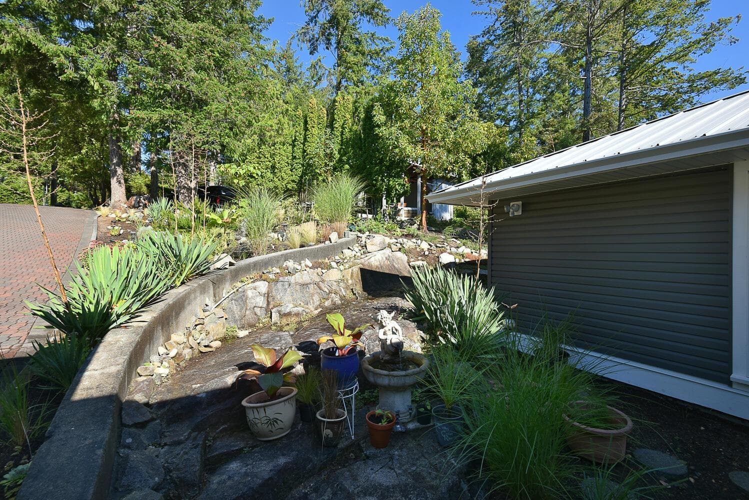 12828 Gilden Road, Madeira Park, V0N 2H1 — photo 4