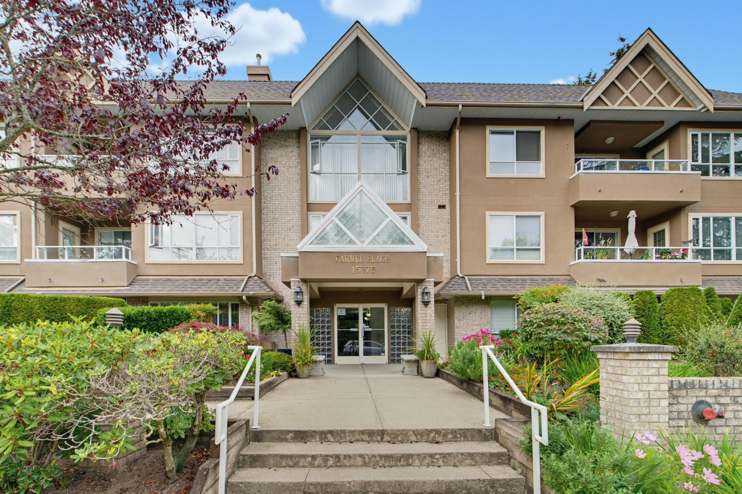 203 - 15375 17 Avenue, Surrey, V4A 1T8 — photo 1