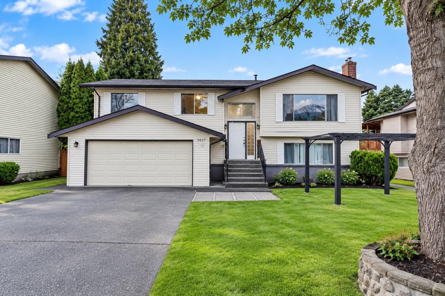 3657 Perth Street, Abbotsford, V2S 7A7 — photo 1