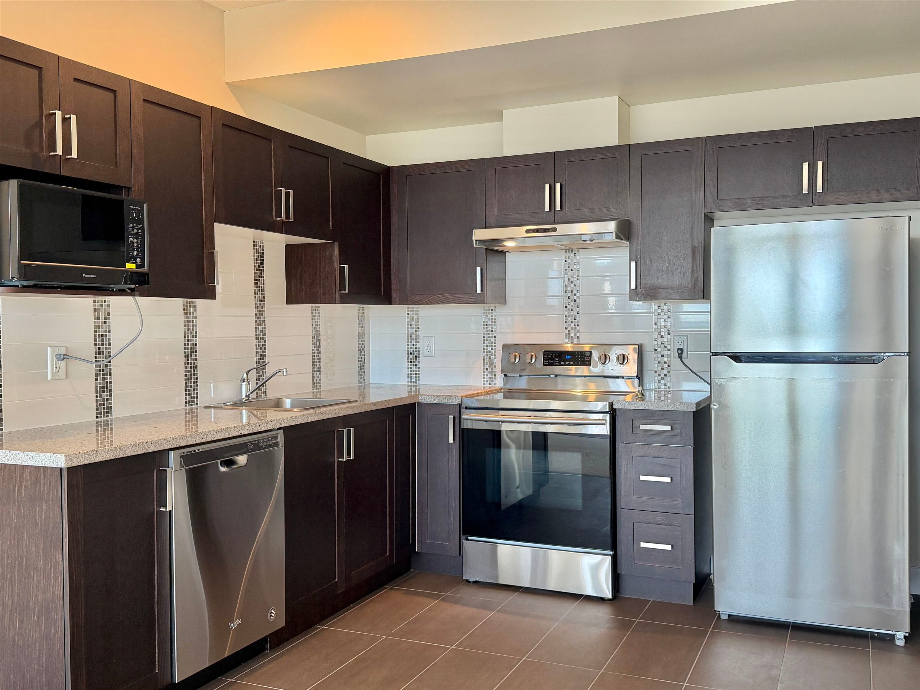 3544 Harper Road, Coquitlam, V3E 0L6 — photo 2