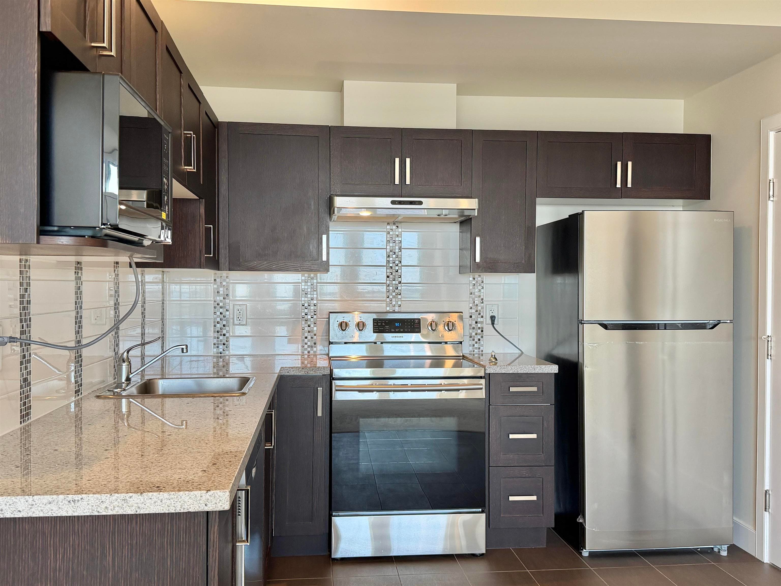 3544 Harper Road, Coquitlam, V3E 0L6 — photo 3
