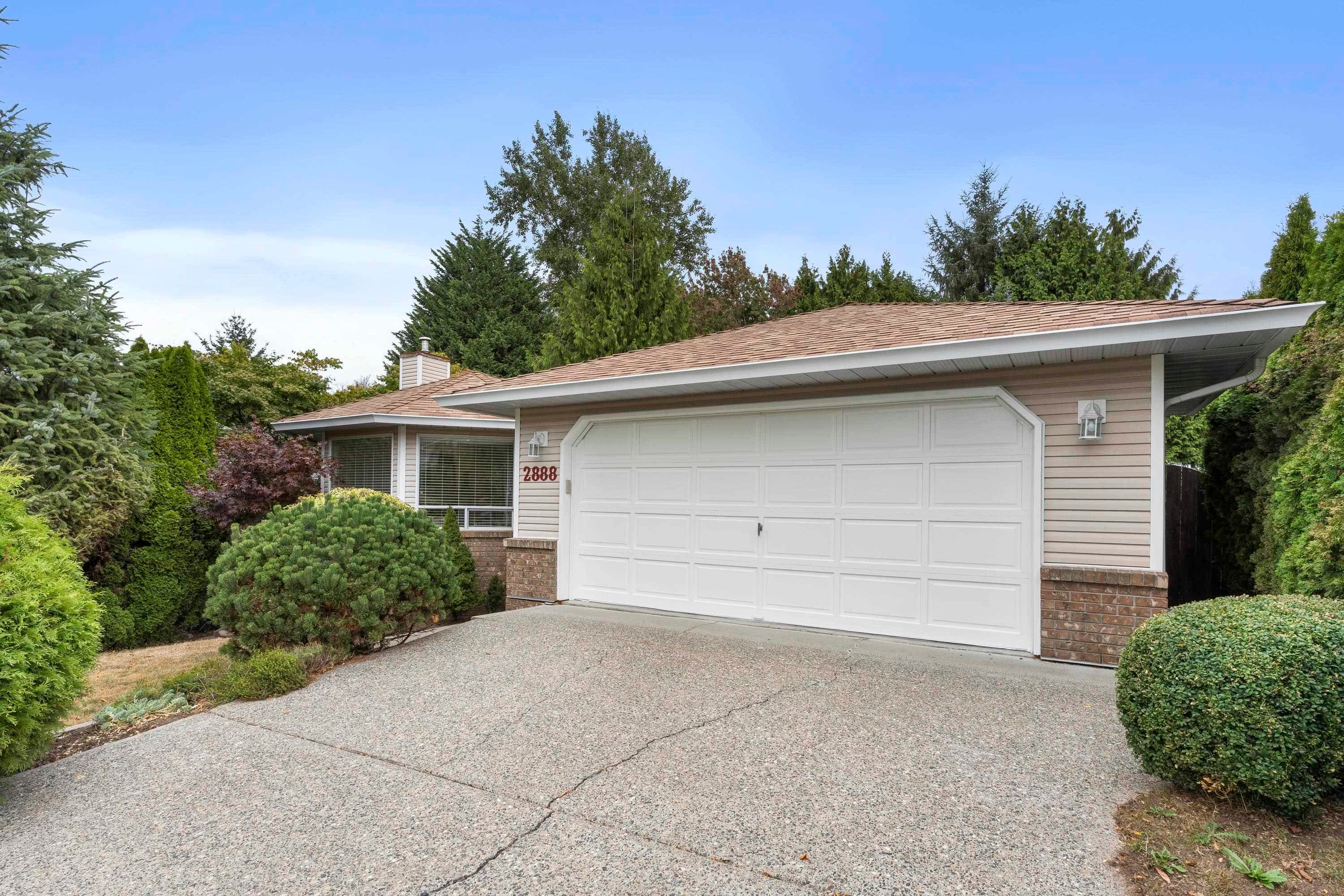 2888 153a Street, Surrey, V4P 1G5 — photo 2