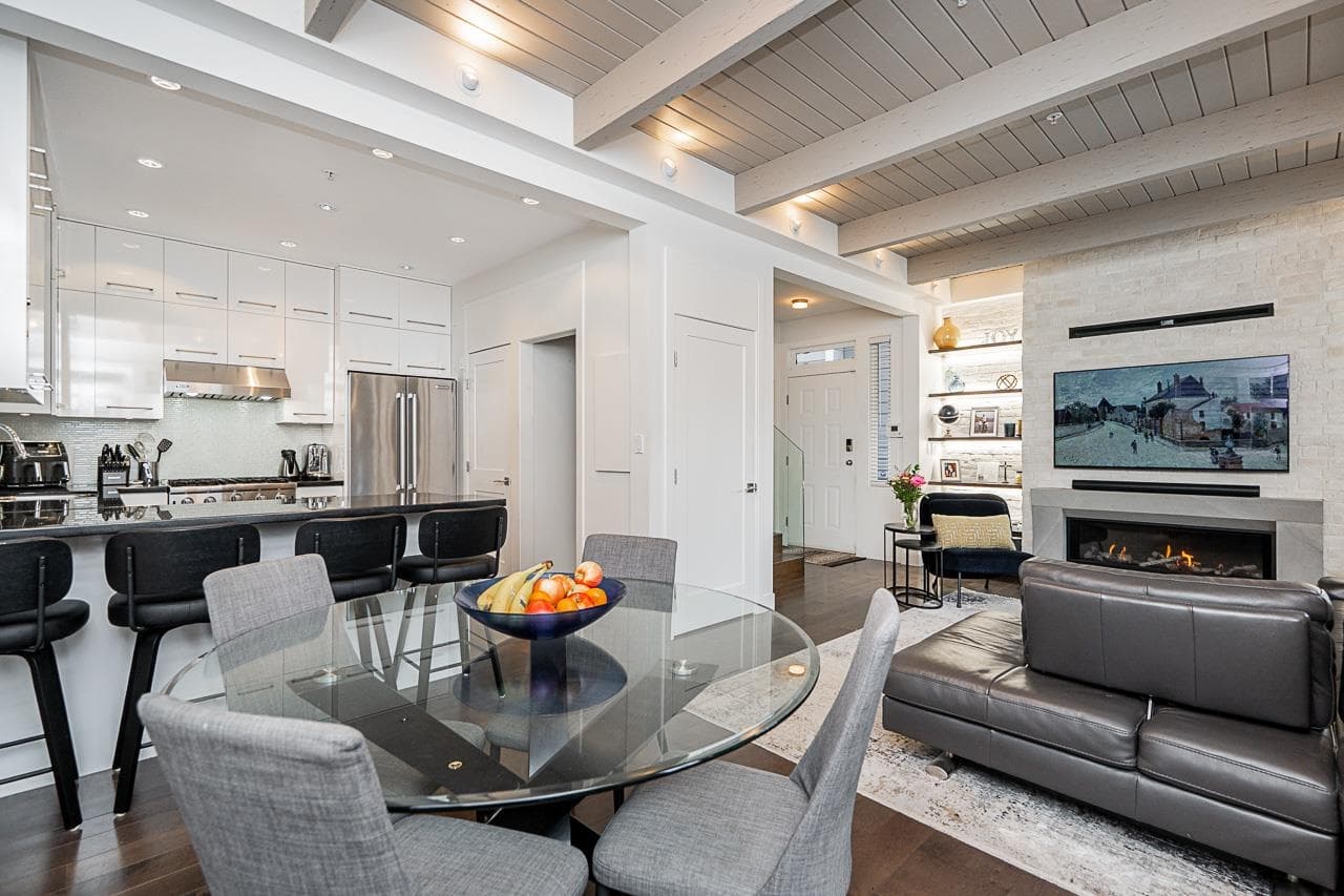 3328 W 7th Avenue, Vancouver, V6R 1V8 — photo 2