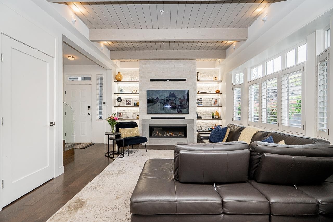 3328 W 7th Avenue, Vancouver, V6R 1V8 — photo 1