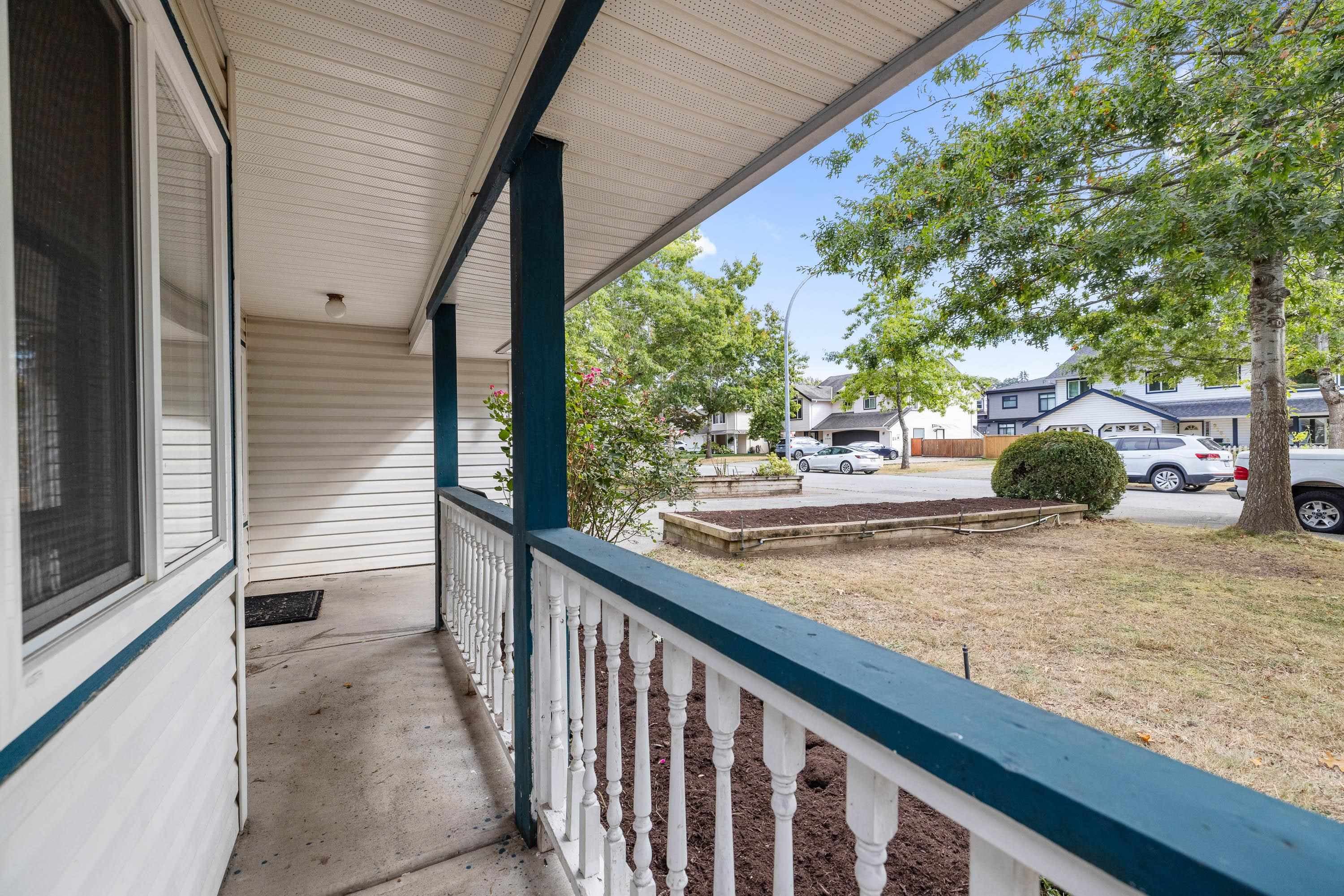 21647 50a Avenue, Langley, V3A 8W9 — photo 4