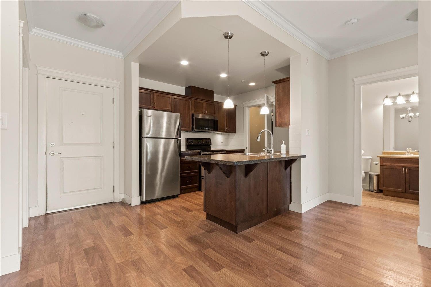 302 - 33338 Mayfair Avenue, Abbotsford, V2S 0A4 — photo 2