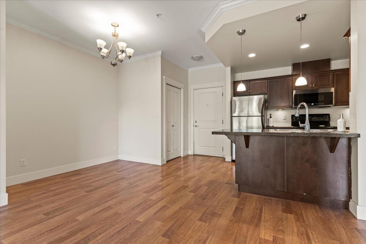 302 - 33338 Mayfair Avenue, Abbotsford, V2S 0A4 — photo 3