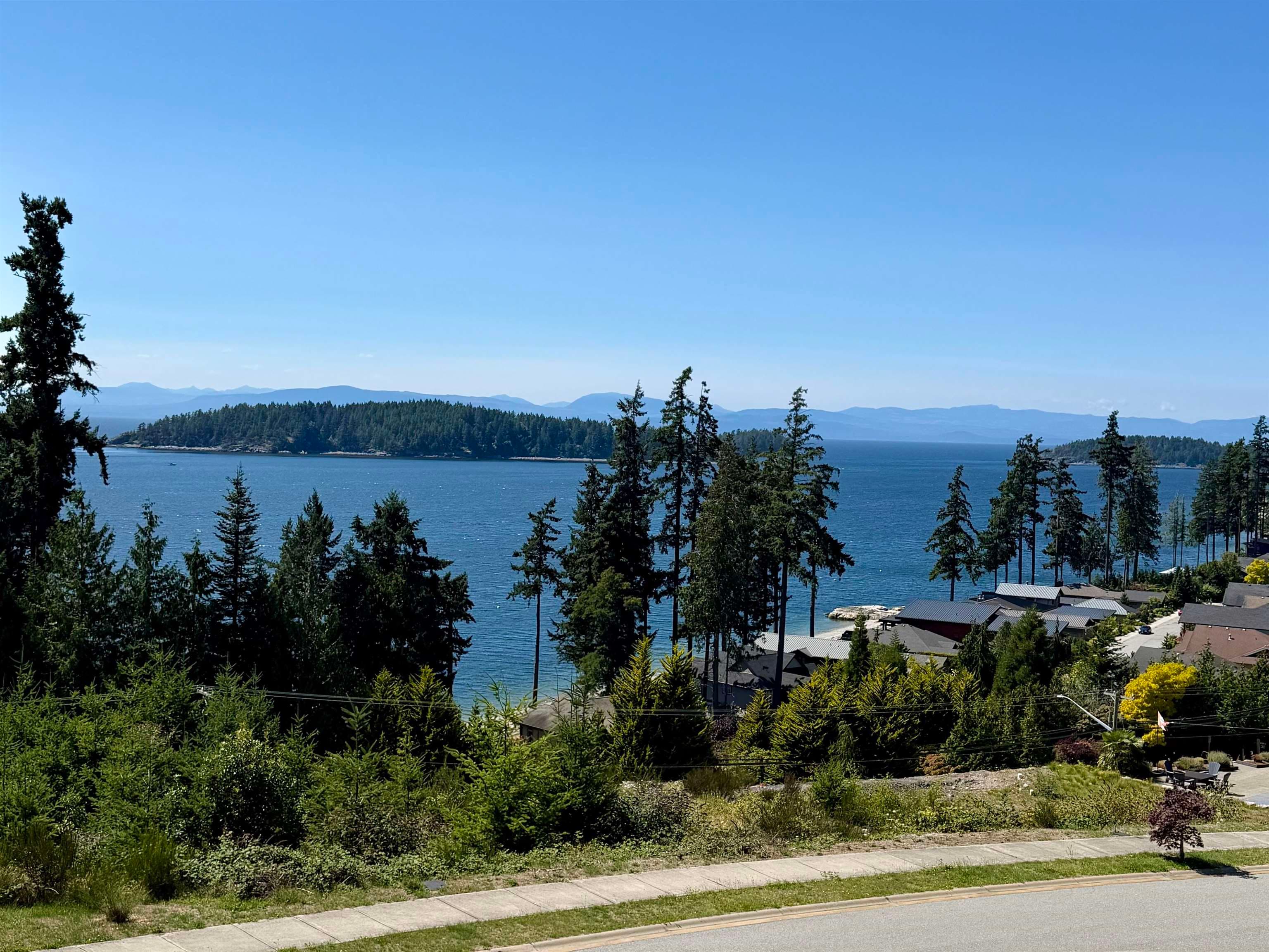 5962/64 Barnacle Street, Sechelt, V7Z 0V4 — photo 2