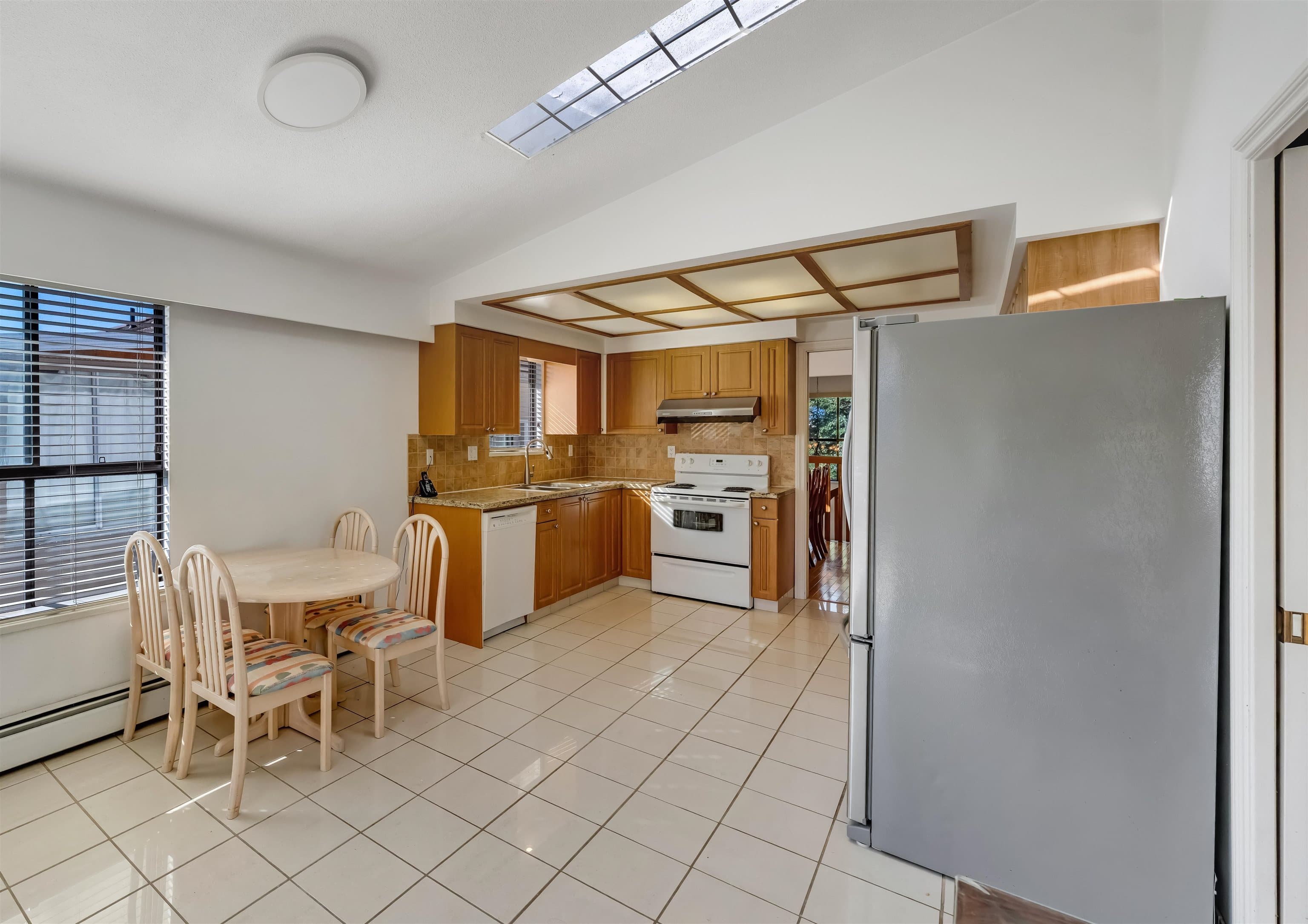 3056 E 28th Avenue, Vancouver, V5R 1S5 — photo 4