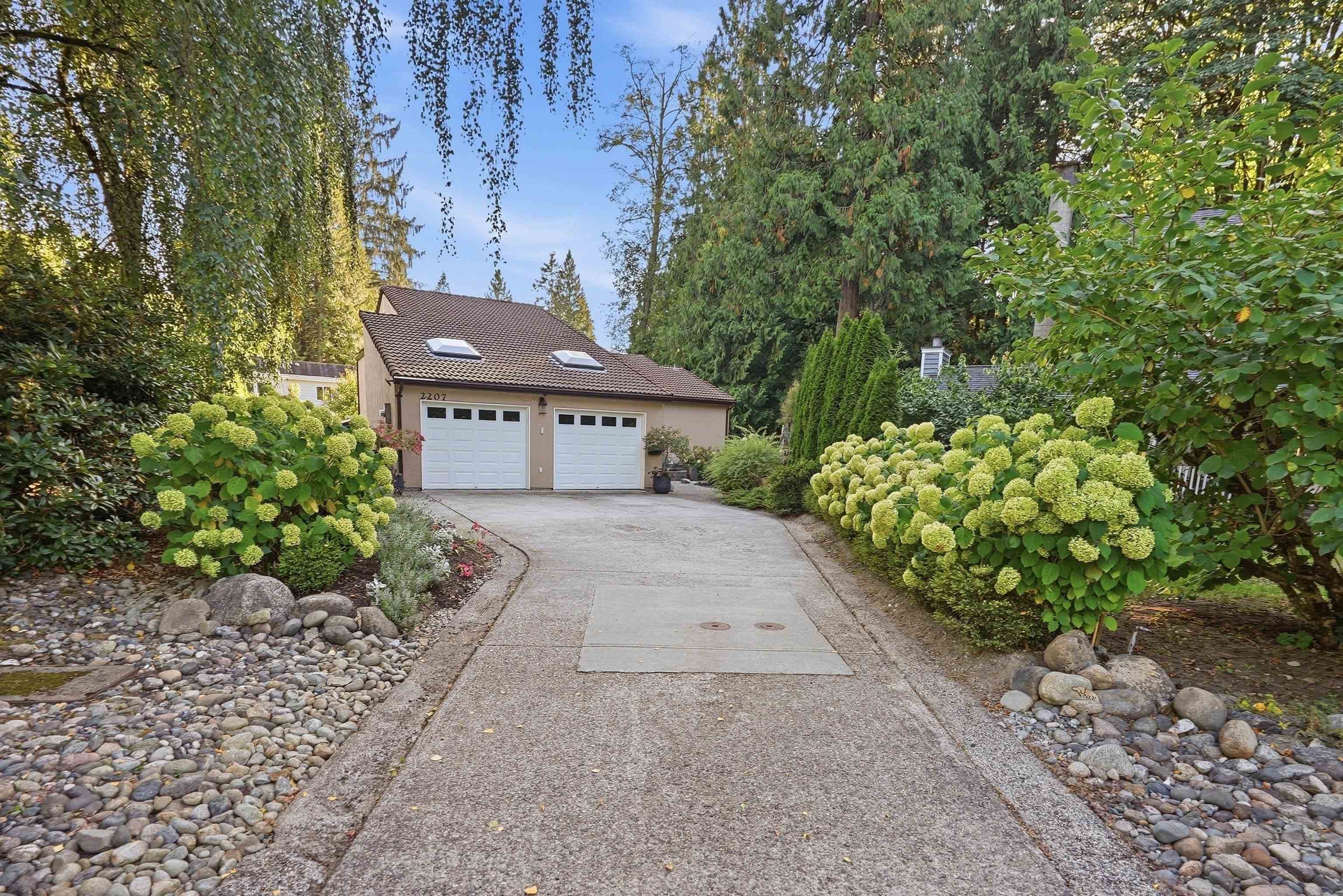 2207 Tanager Place, North Vancouver, V7J 3R3 — photo 2