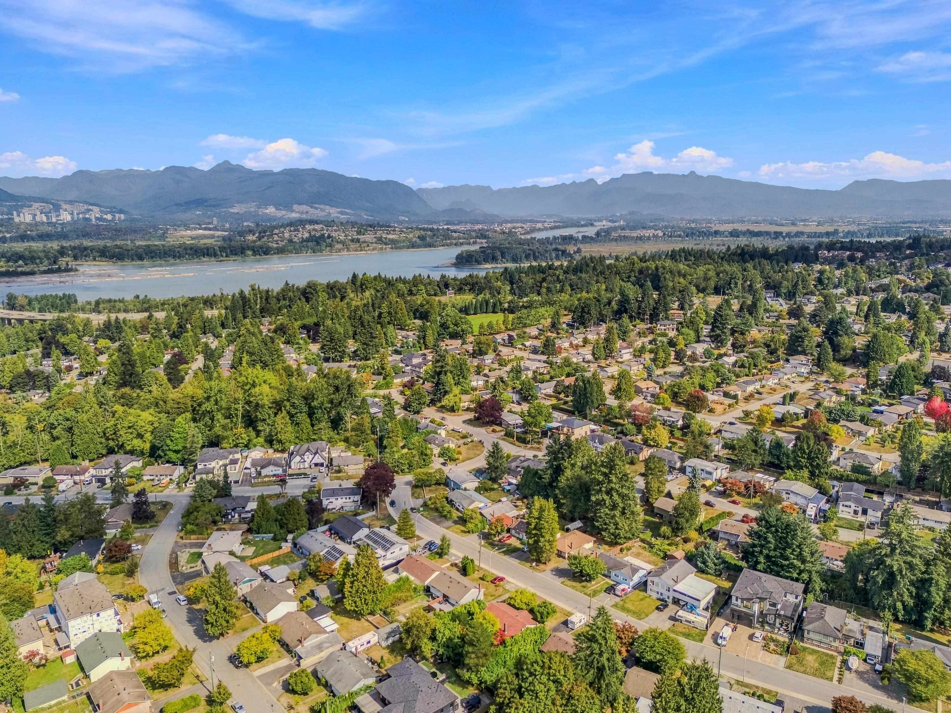 11055 Oriole Drive, Surrey, V3R 5A7 — photo 4