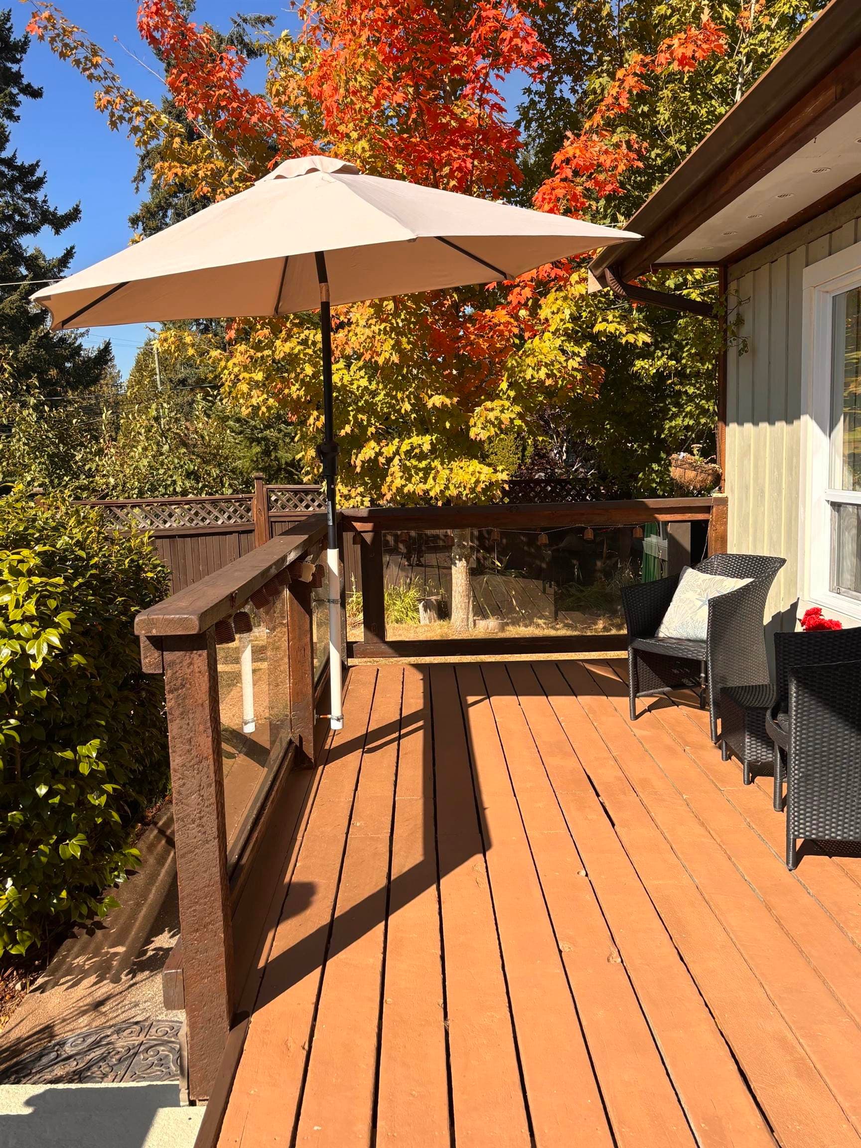 5582 Emerson Road, Sechelt, V7Z 0R8 — photo 2