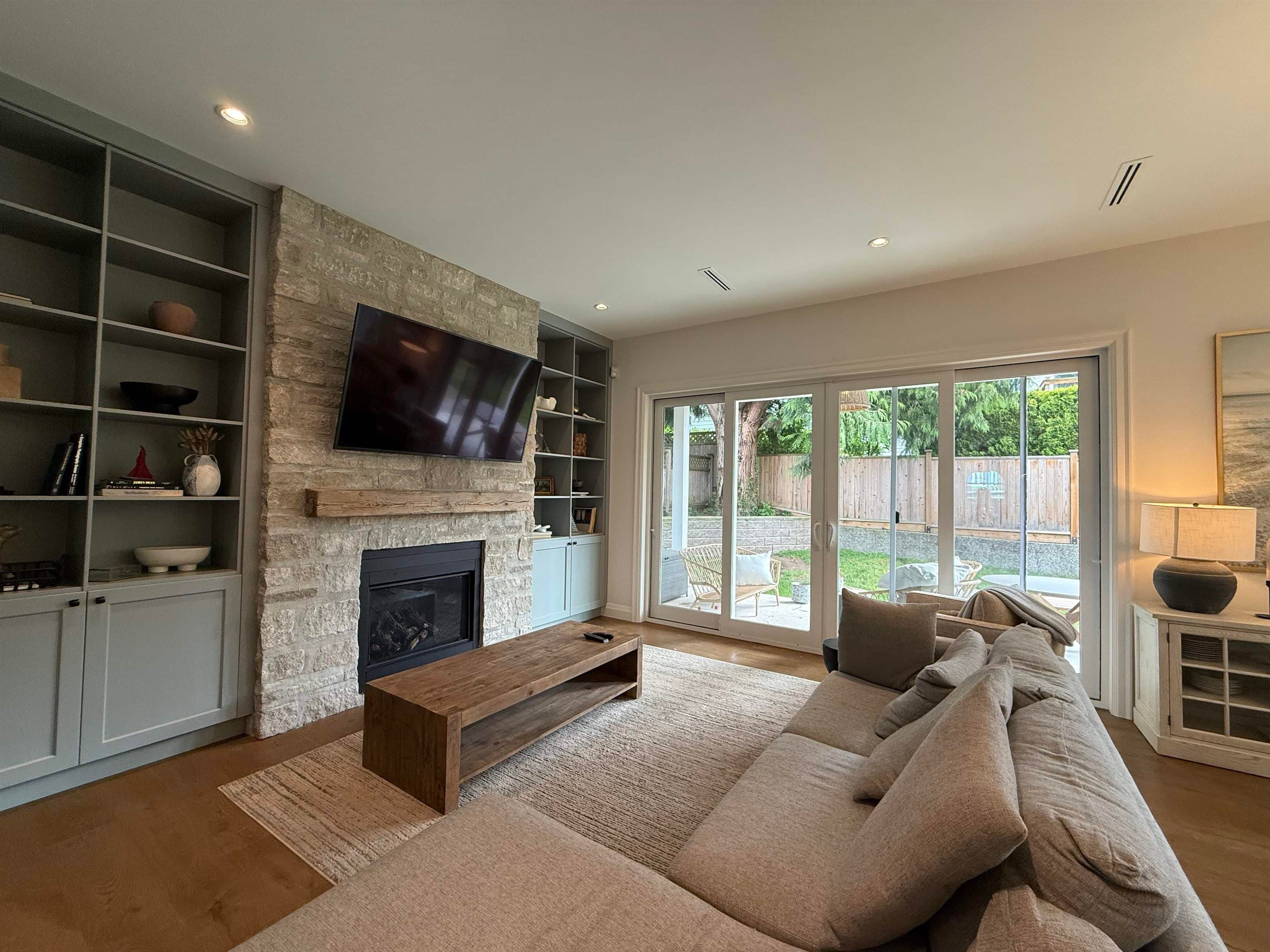 1436 129b Street, Surrey, V4A 3Z5 — photo 2