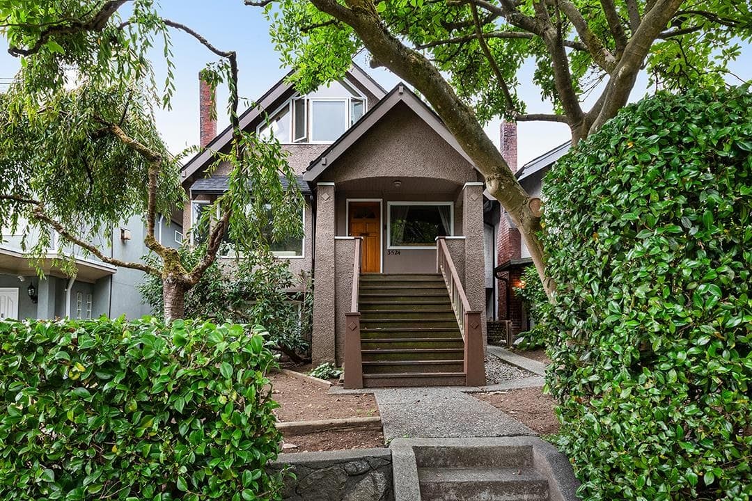 3524 W 16th Avenue, Vancouver, V6R 3C1 — photo 1