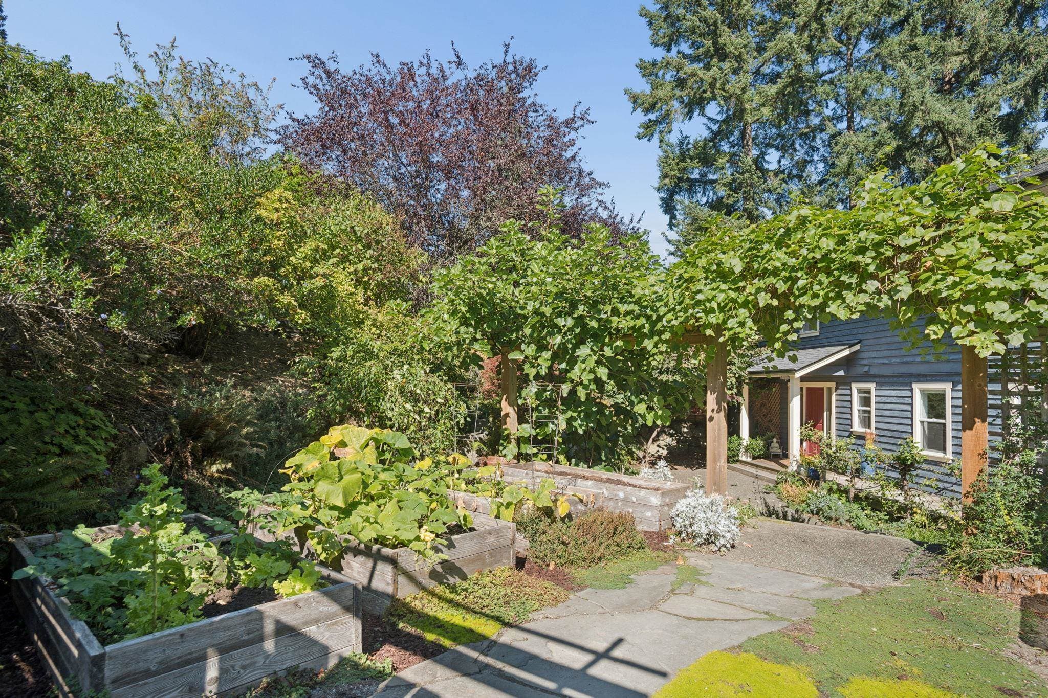965 Village Drive, Bowen Island, V0N 1G1 — photo 1