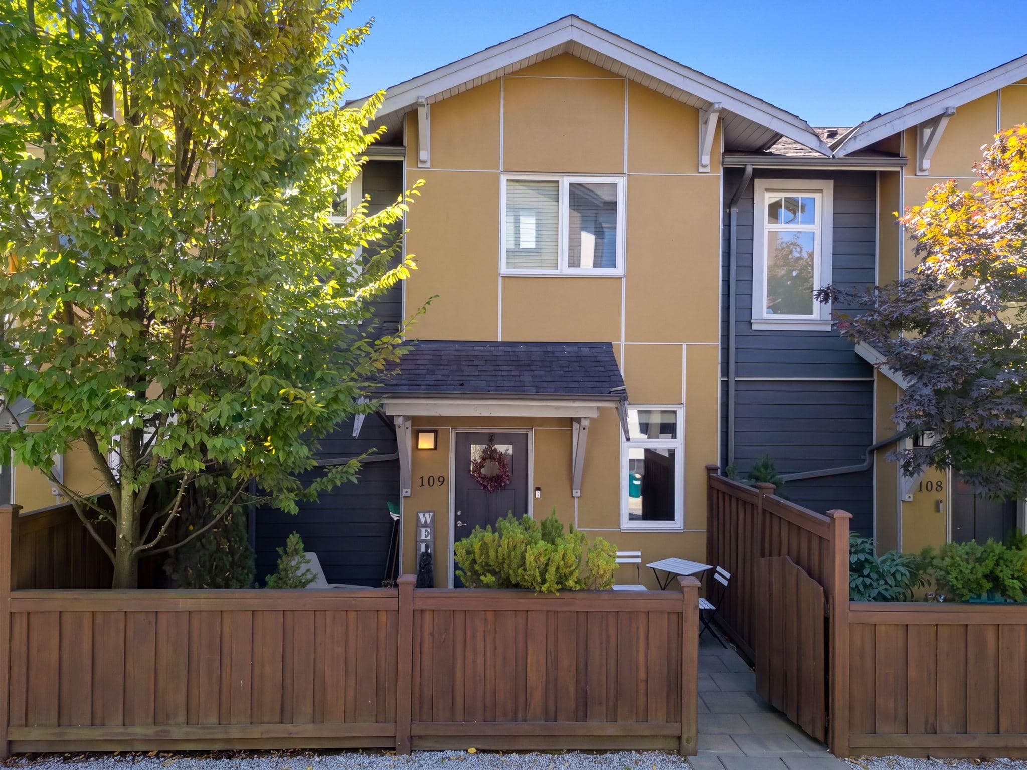 109 - 801 Roderick Avenue, Coquitlam, V3K 1P7 — photo 2