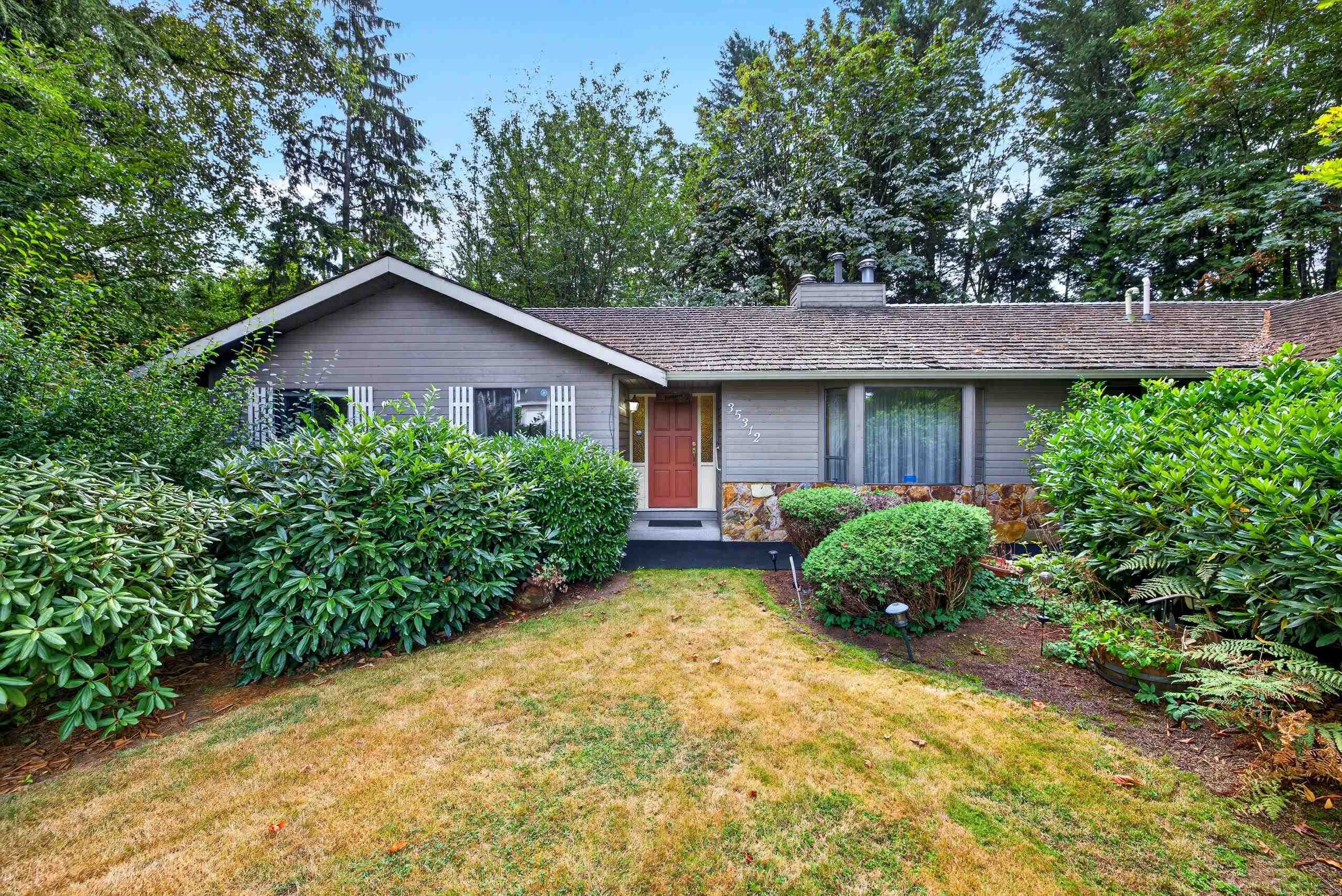 35312 Mckinley Place, Abbotsford, V2S 8L8 — photo 1