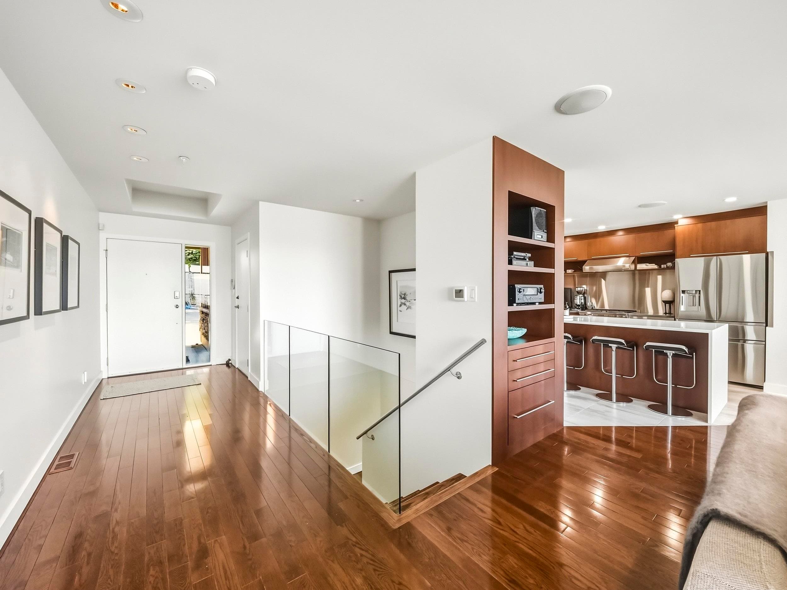 8547 Seascape Court, West Vancouver, V7W 3J7 — photo 5