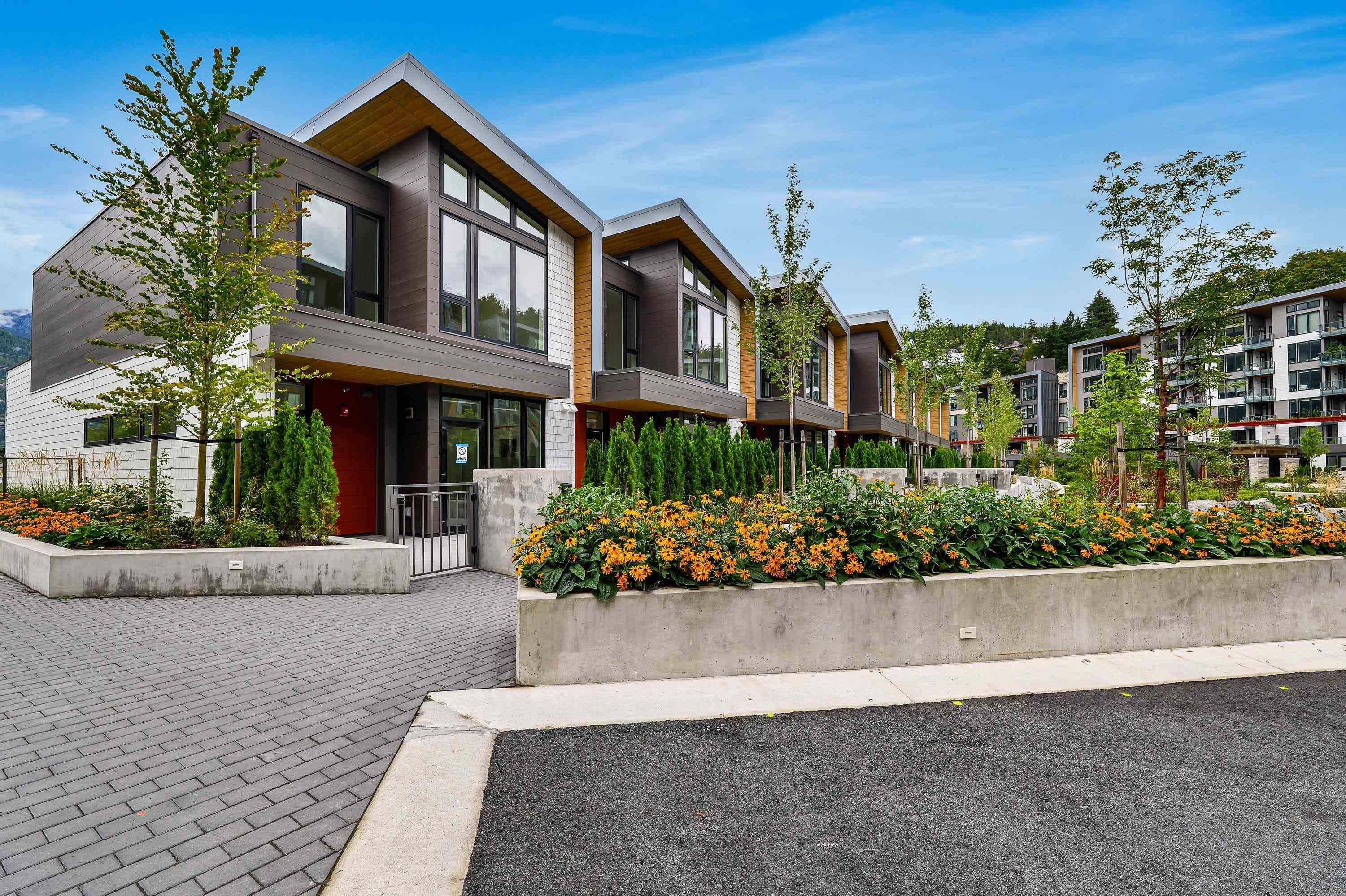 204 - 1502 Scott Crescent, Squamish, V8B 1G5 — photo 1