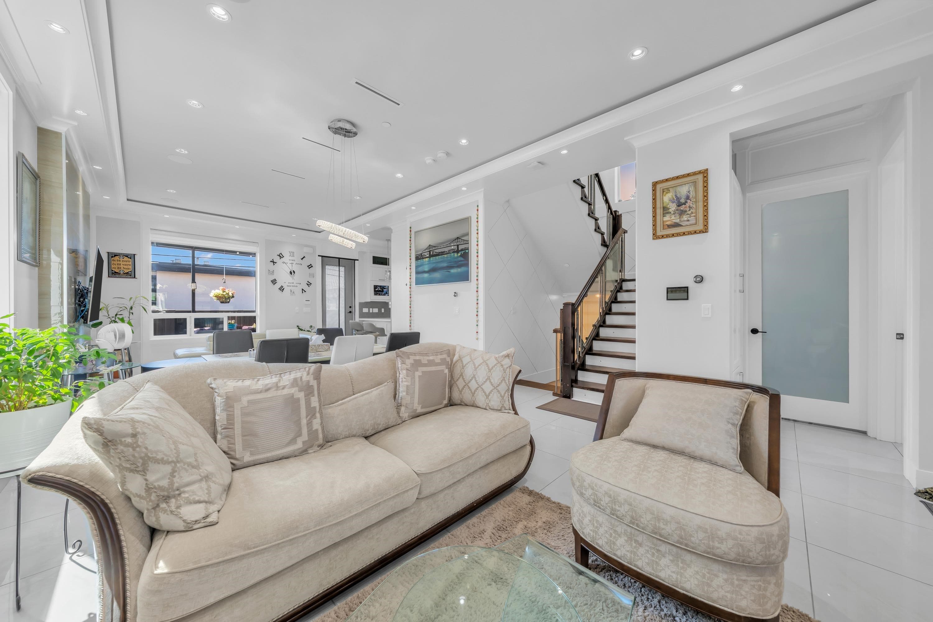 768 E 58th Avenue, Vancouver, V5X 1W3 — photo 3